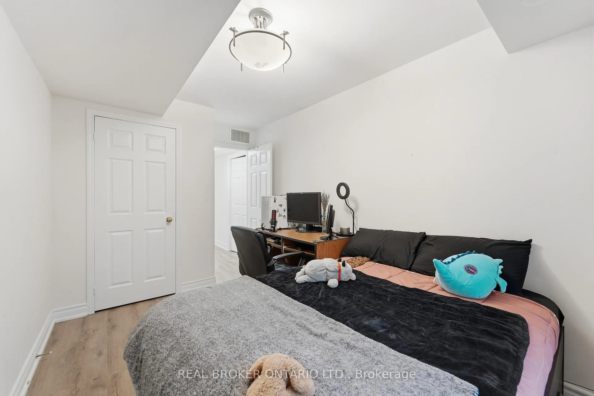 Photo 13 of Unit 92, 37 Four Winds Drive, North York, York University Heights — HOMEH