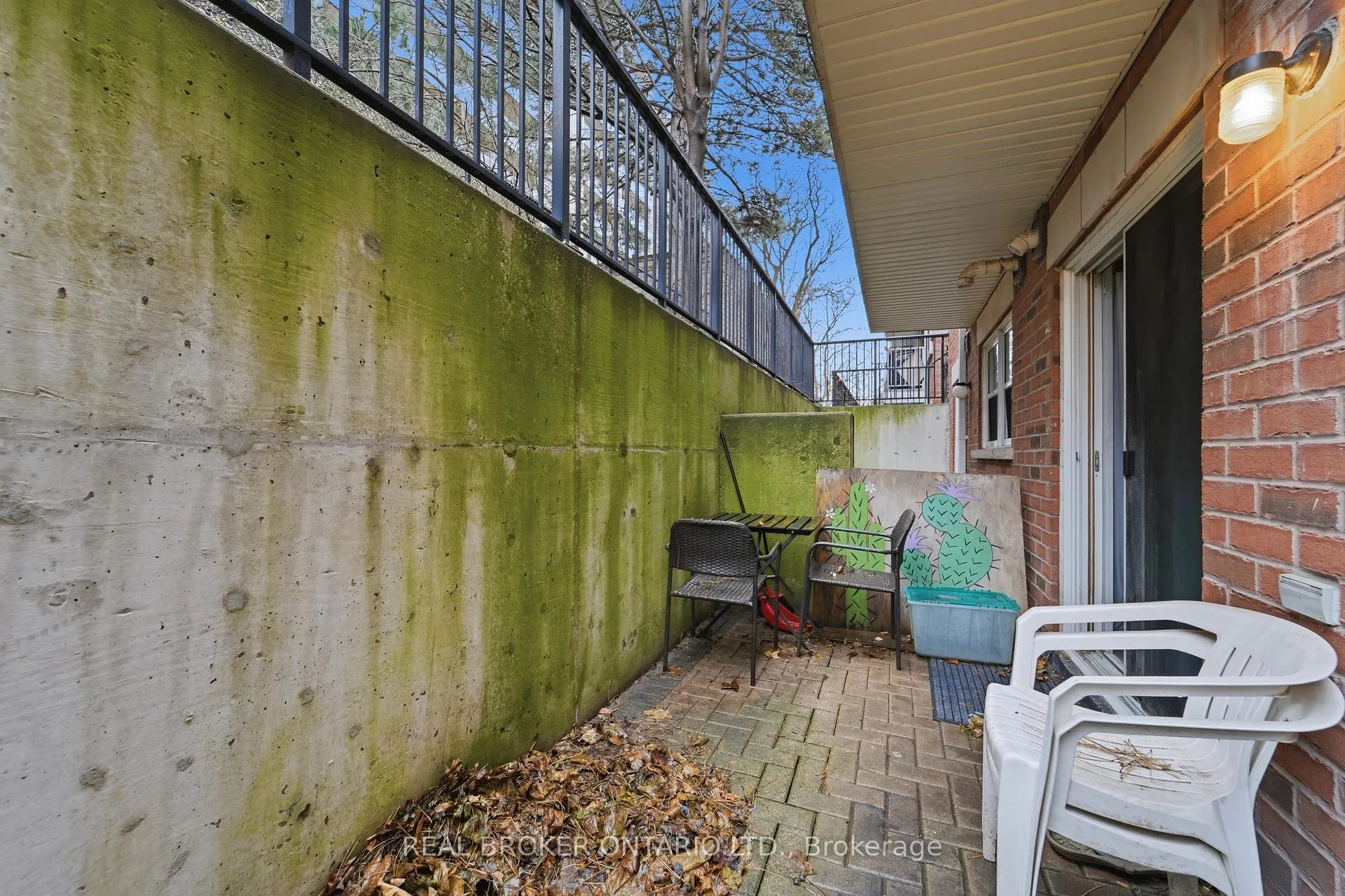 Photo 15 of Unit 92, 37 Four Winds Drive, North York, York University Heights — HOMEH