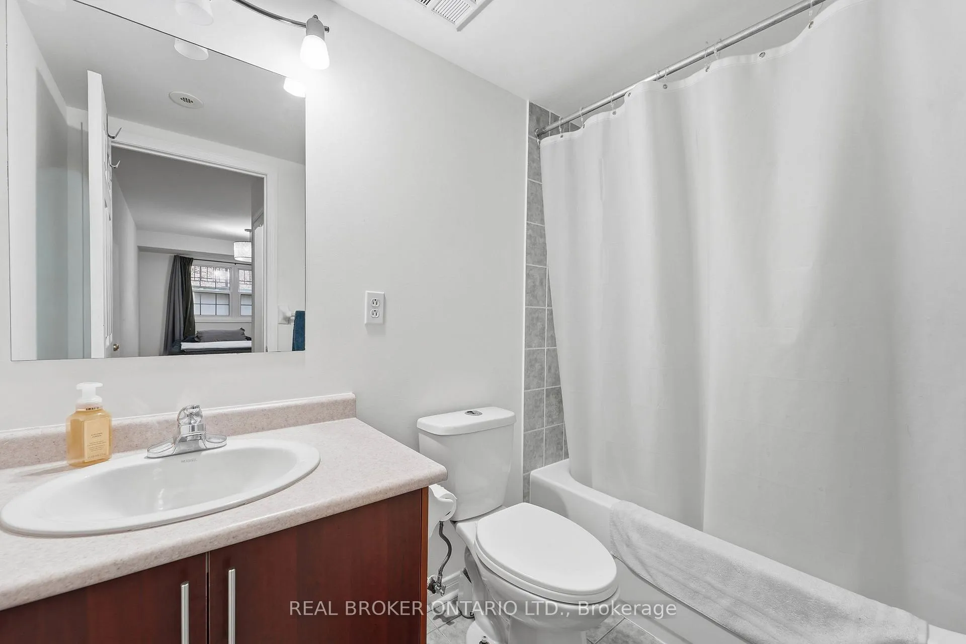 Photo 18 of Unit 92, 37 Four Winds Drive, North York, York University Heights — HOMEH