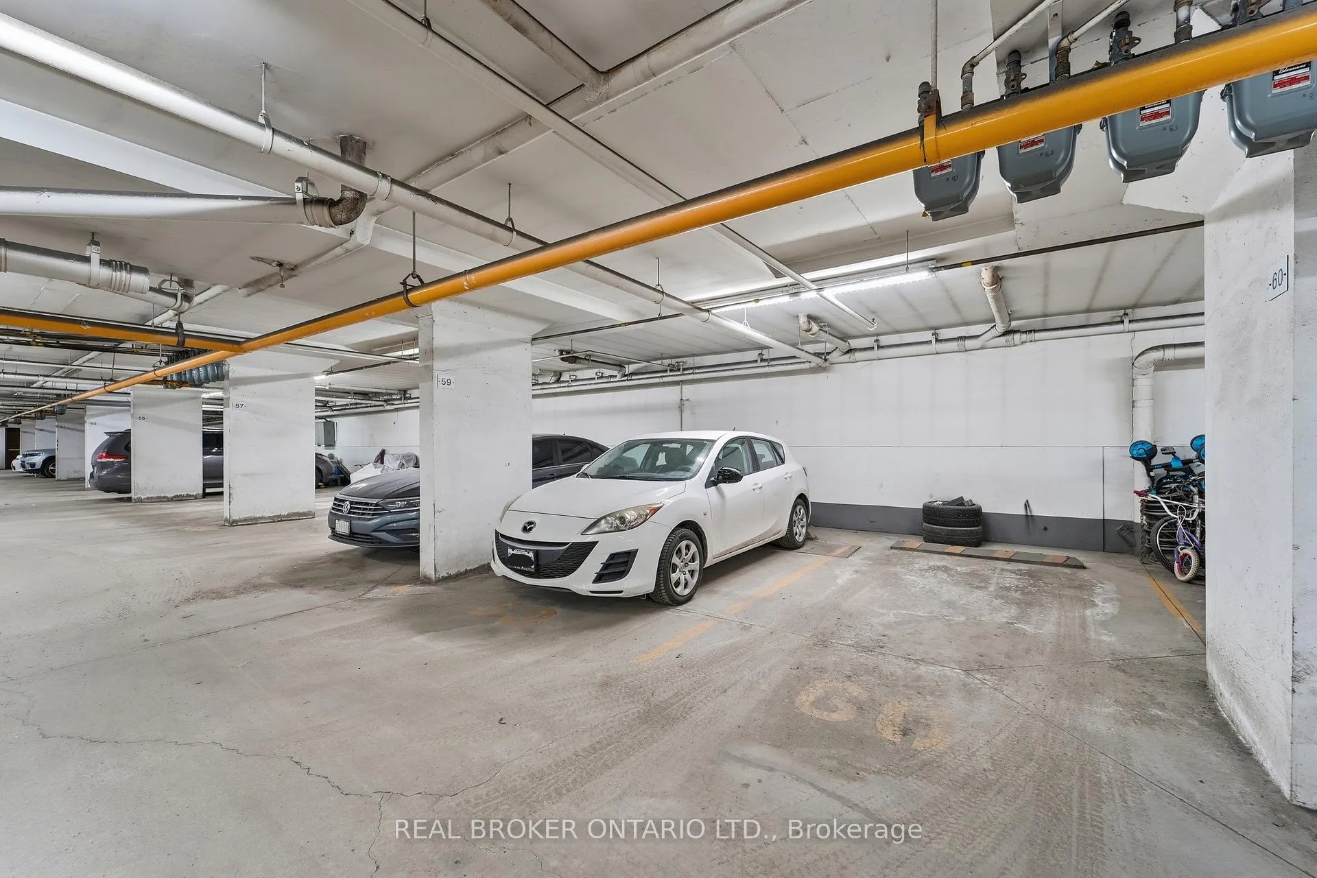 Photo 22 of Unit 92, 37 Four Winds Drive, North York, York University Heights — HOMEH