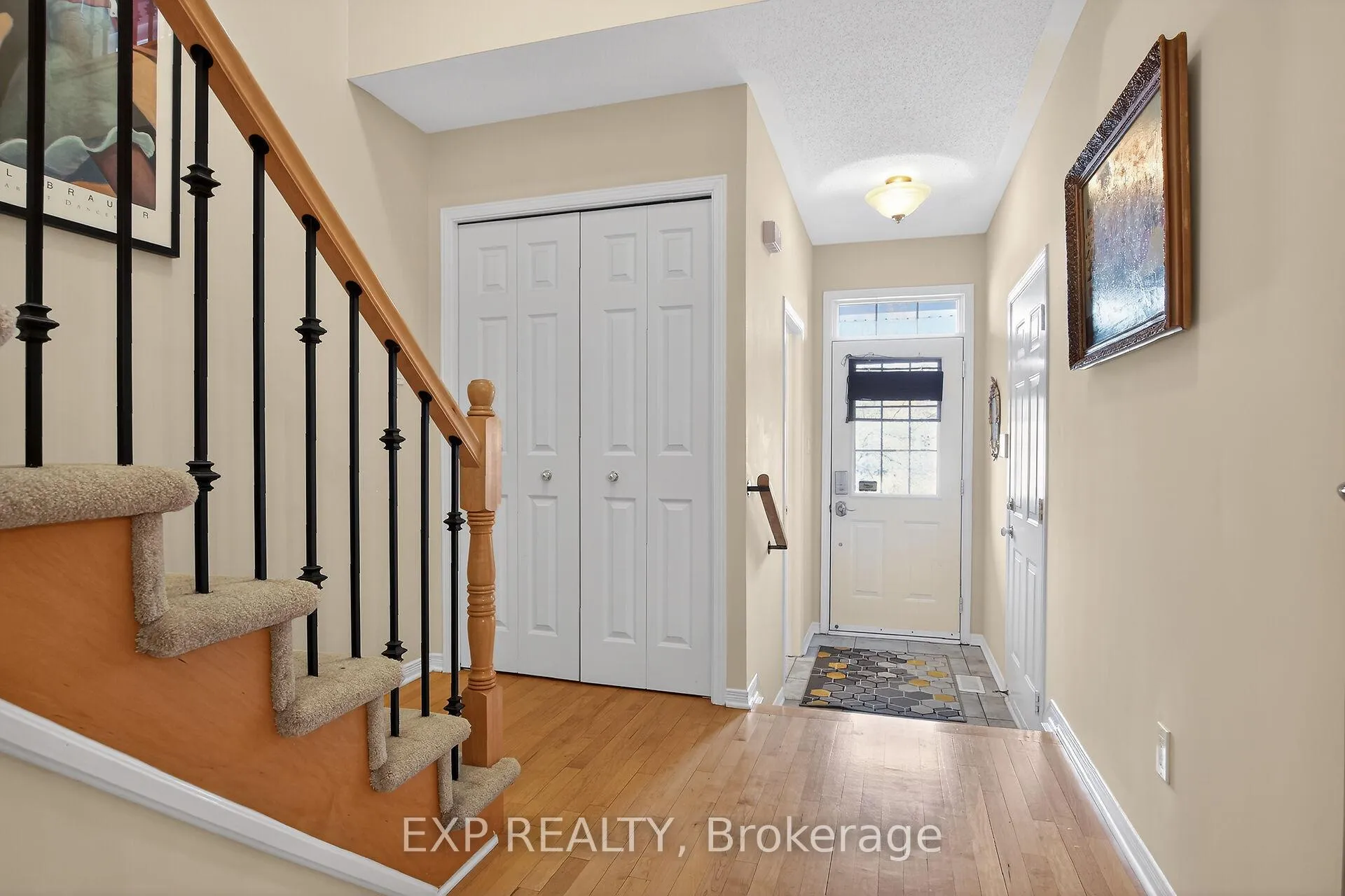 Photo 4 of 304 Goldridge Drive, Ottawa, Kanata - Kanata Lakes/Heritage Hills — HOMEH