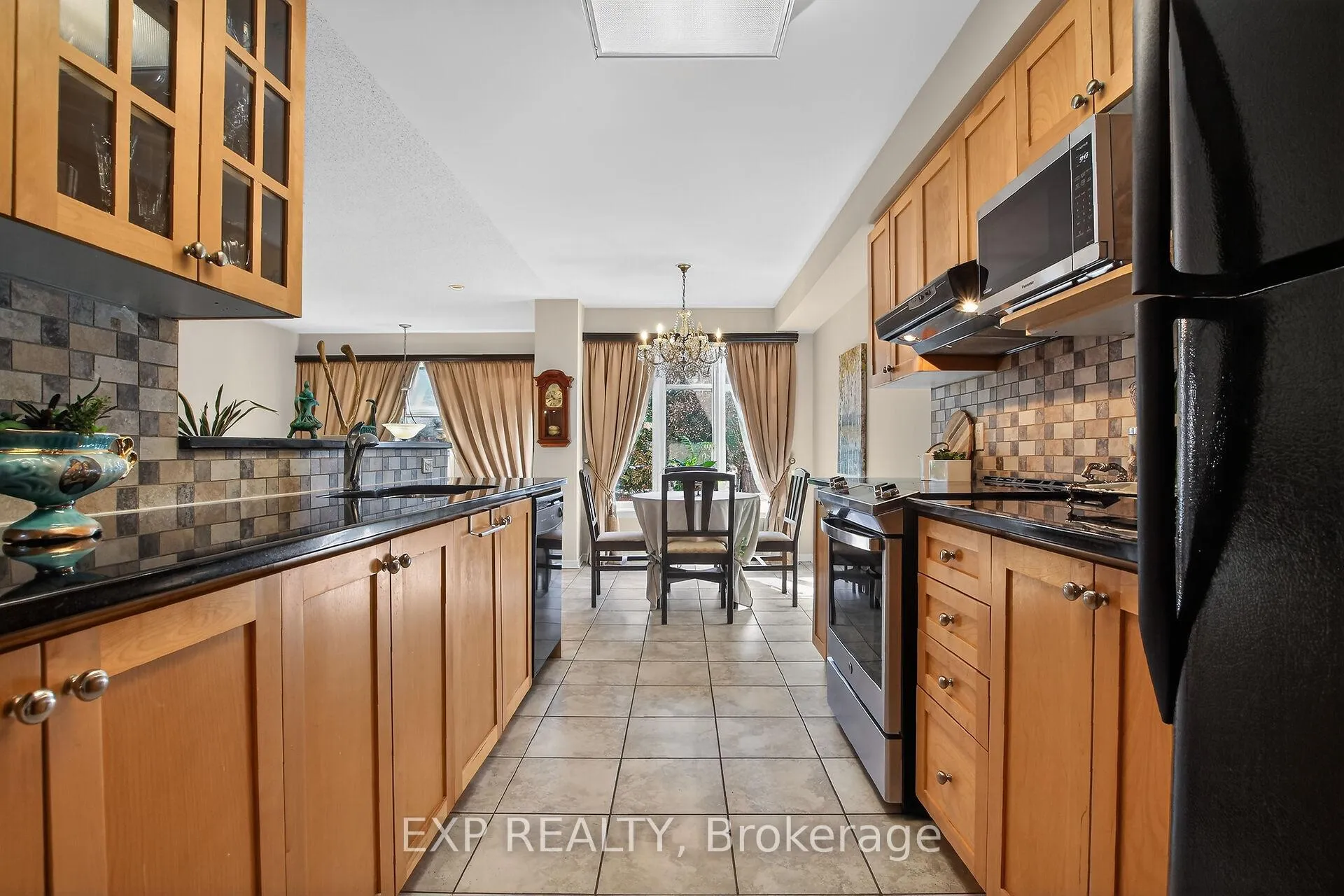 Photo 7 of 304 Goldridge Drive, Ottawa, Kanata - Kanata Lakes/Heritage Hills — HOMEH
