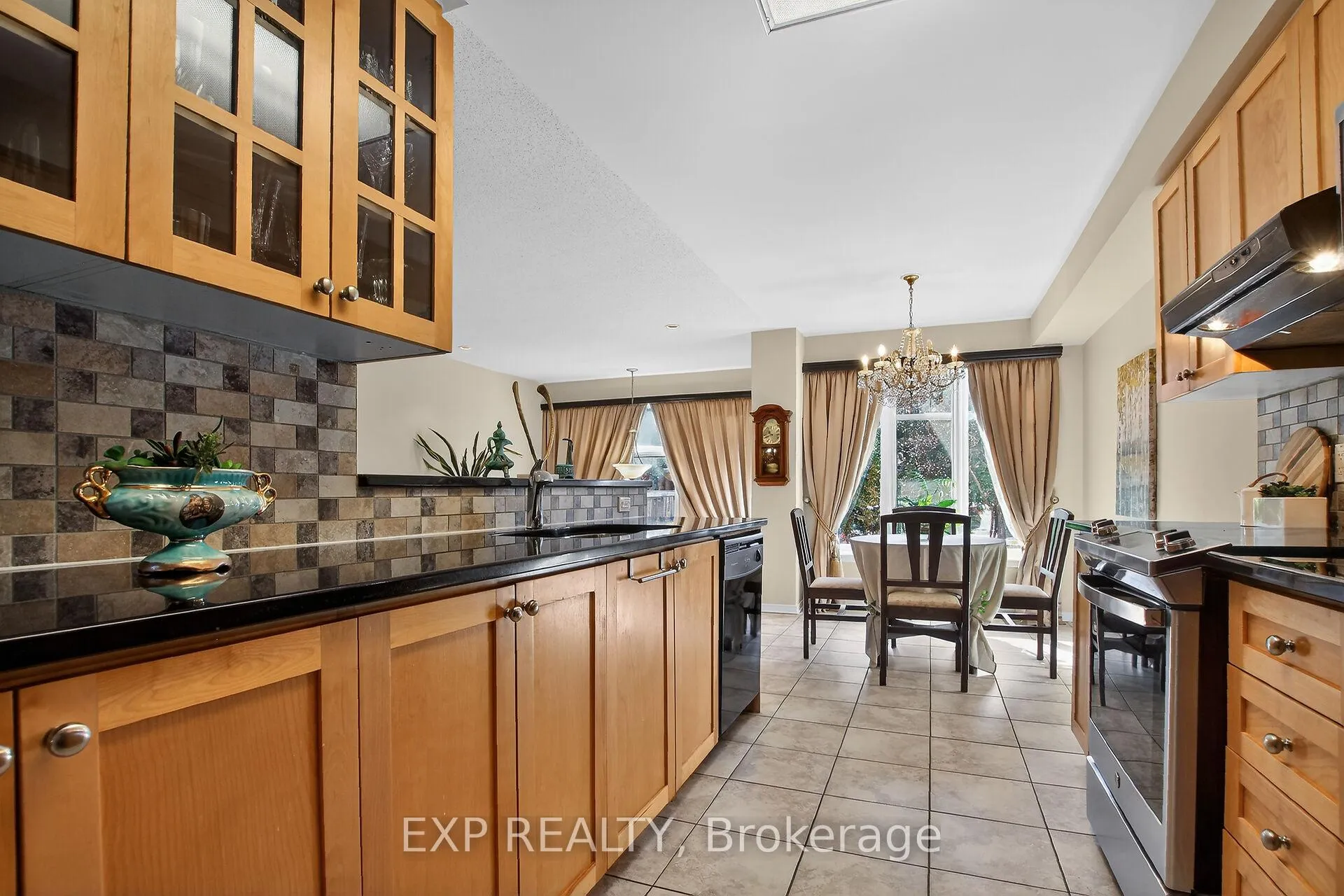 Photo 8 of 304 Goldridge Drive, Ottawa, Kanata - Kanata Lakes/Heritage Hills — HOMEH
