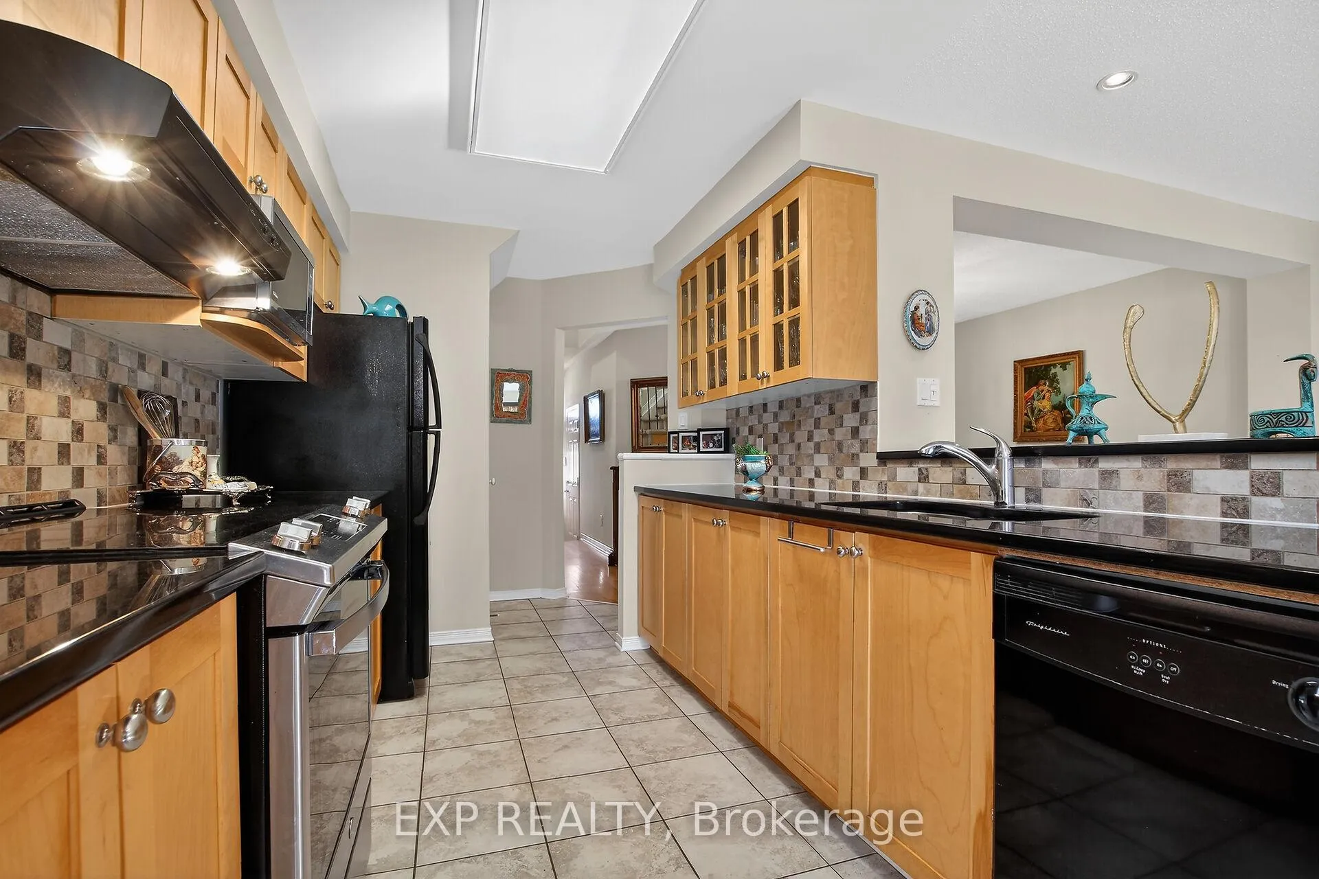 Photo 9 of 304 Goldridge Drive, Ottawa, Kanata - Kanata Lakes/Heritage Hills — HOMEH