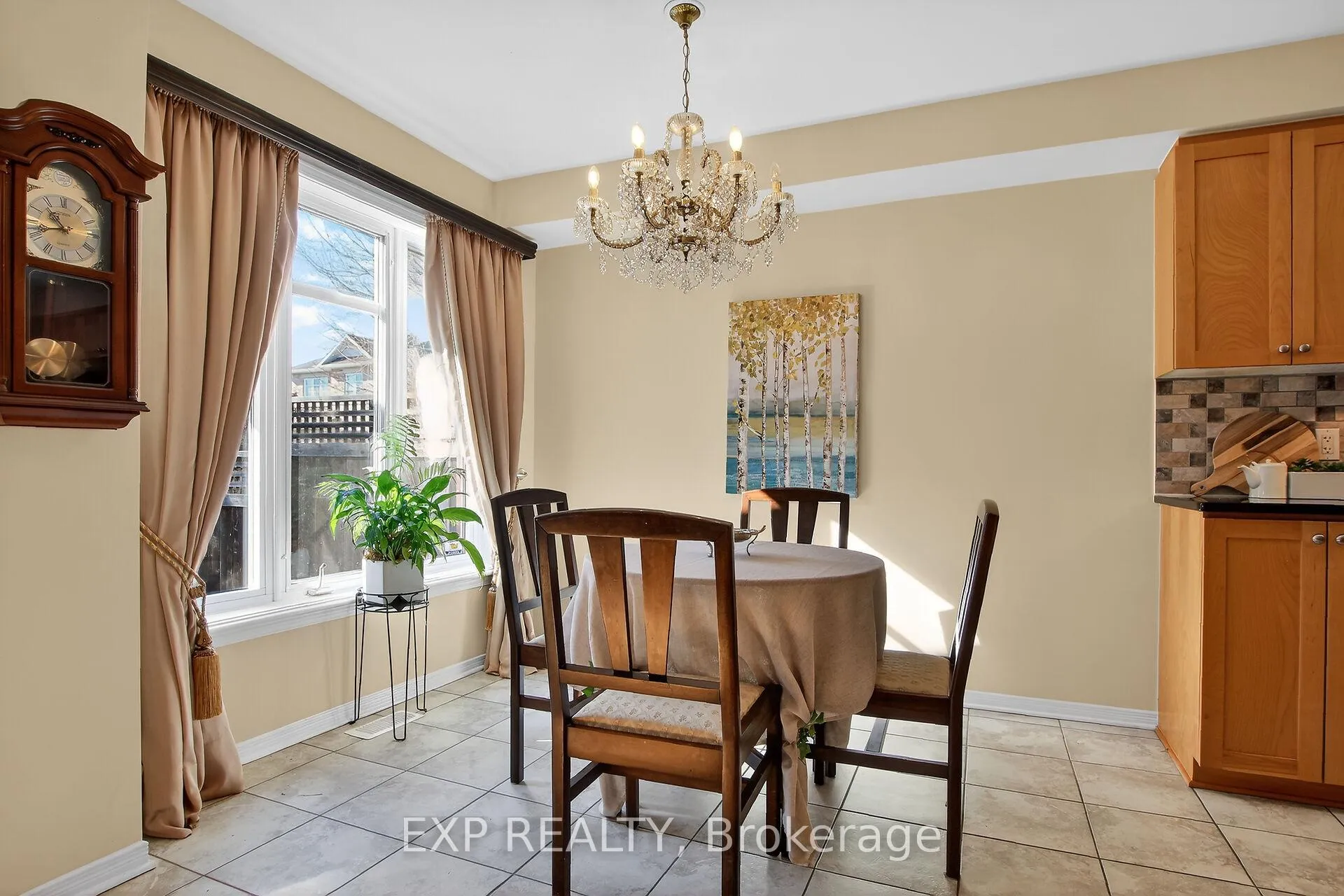 Photo 12 of 304 Goldridge Drive, Ottawa, Kanata - Kanata Lakes/Heritage Hills — HOMEH