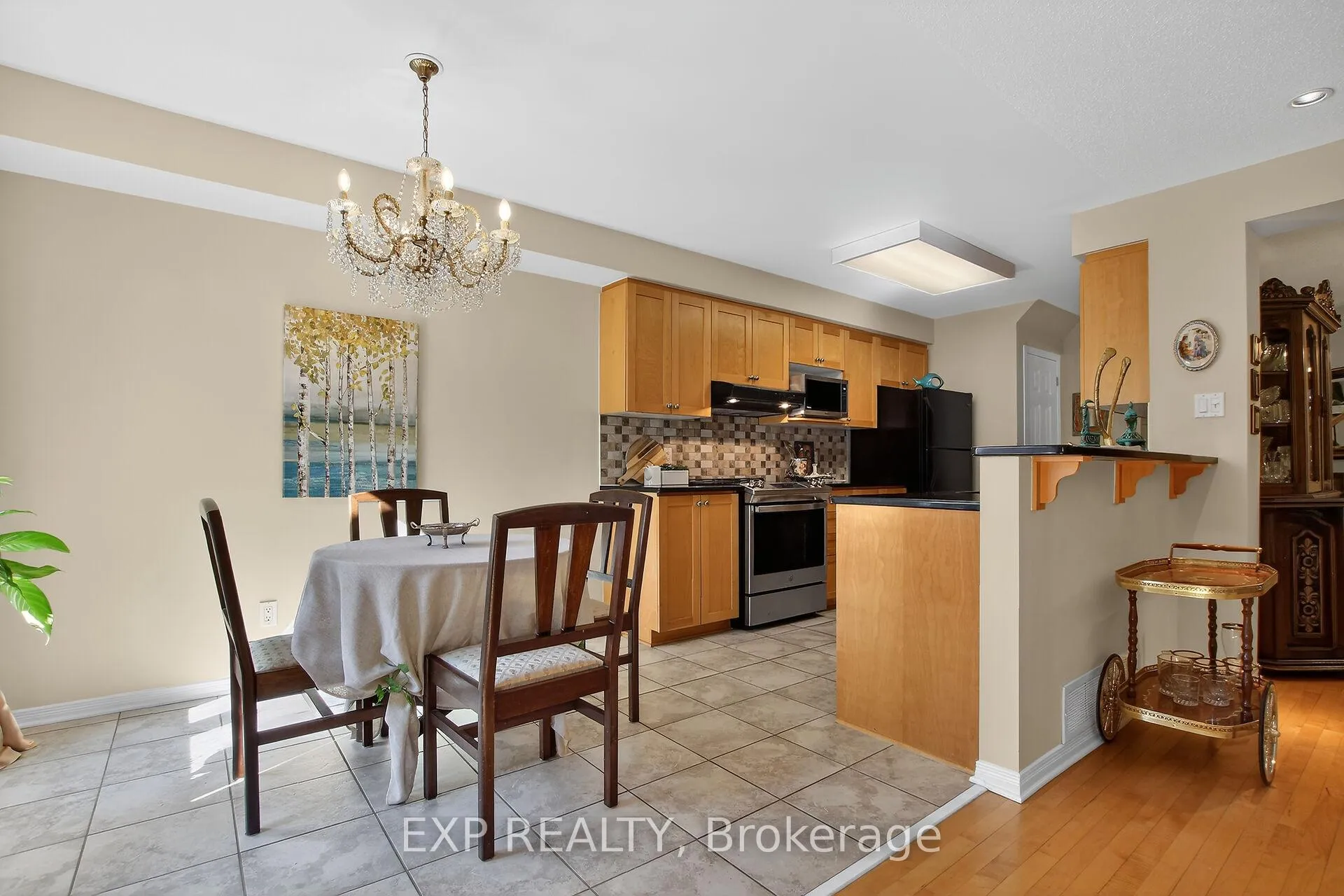 Photo 13 of 304 Goldridge Drive, Ottawa, Kanata - Kanata Lakes/Heritage Hills — HOMEH