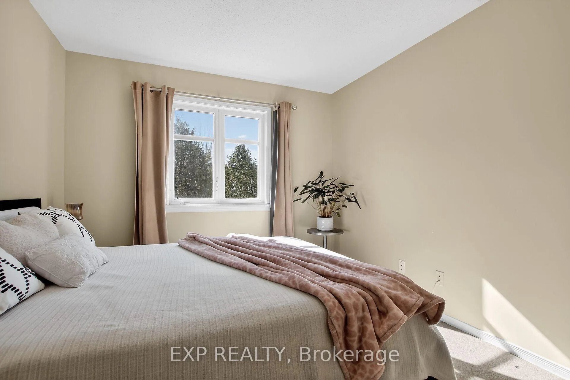 Photo 35 of 304 Goldridge Drive, Ottawa, Kanata - Kanata Lakes/Heritage Hills — HOMEH