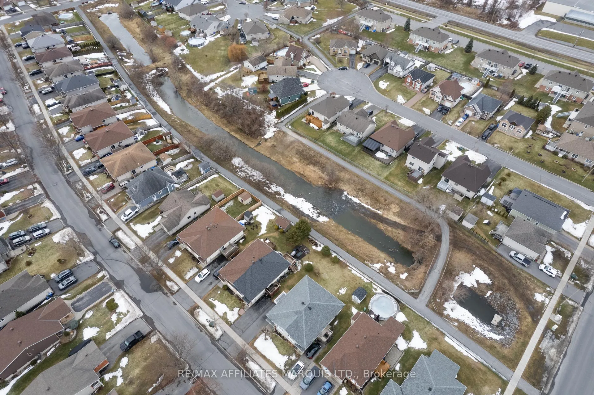 Photo 4 of 2231 Glen Brook Drive, Cornwall — HOMEH