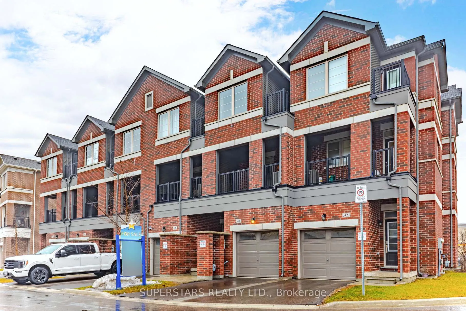 Photo 2 of 40 Stoeber Lane, Markham, Cedar Grove — HOMEH