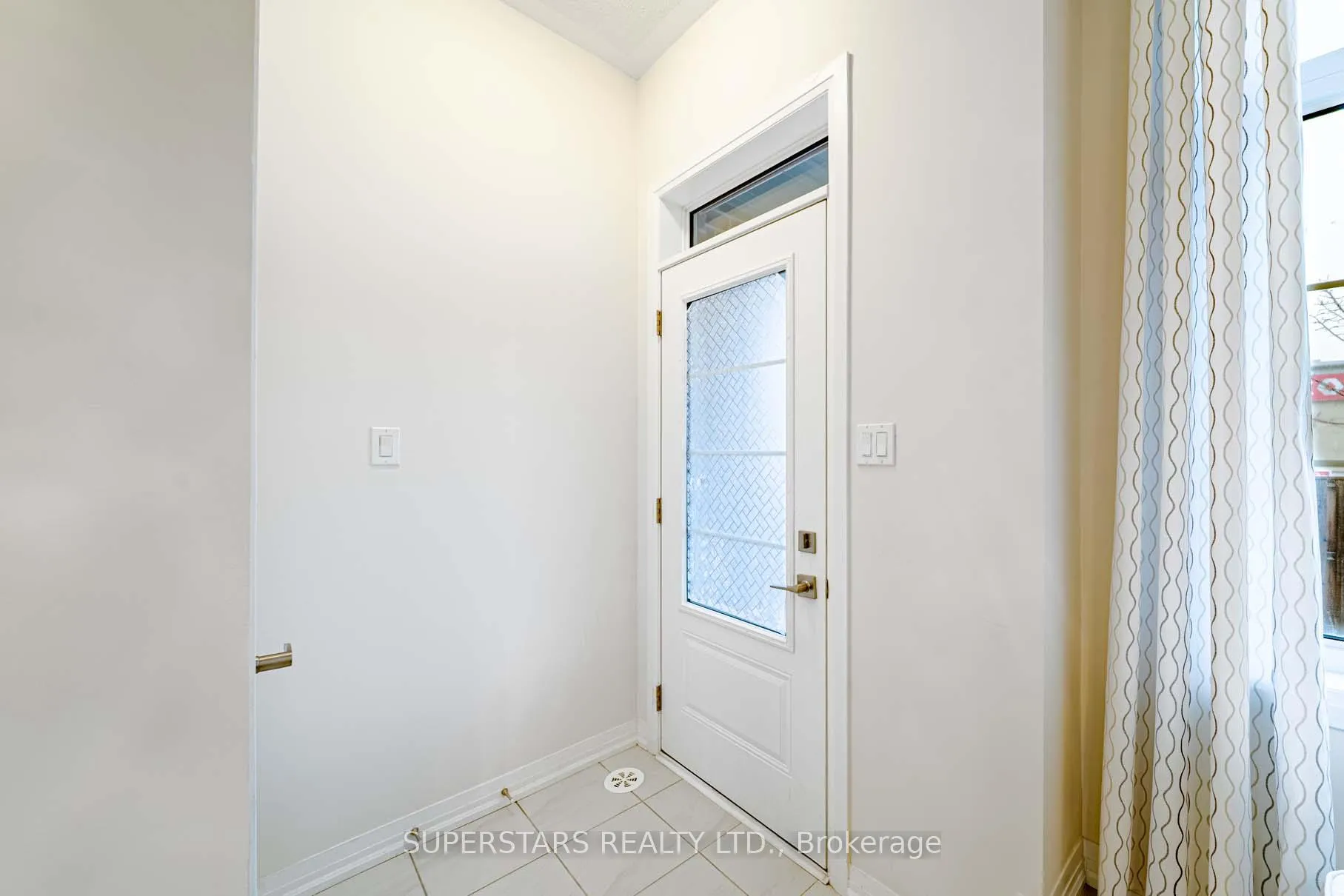 Photo 4 of 40 Stoeber Lane, Markham, Cedar Grove — HOMEH