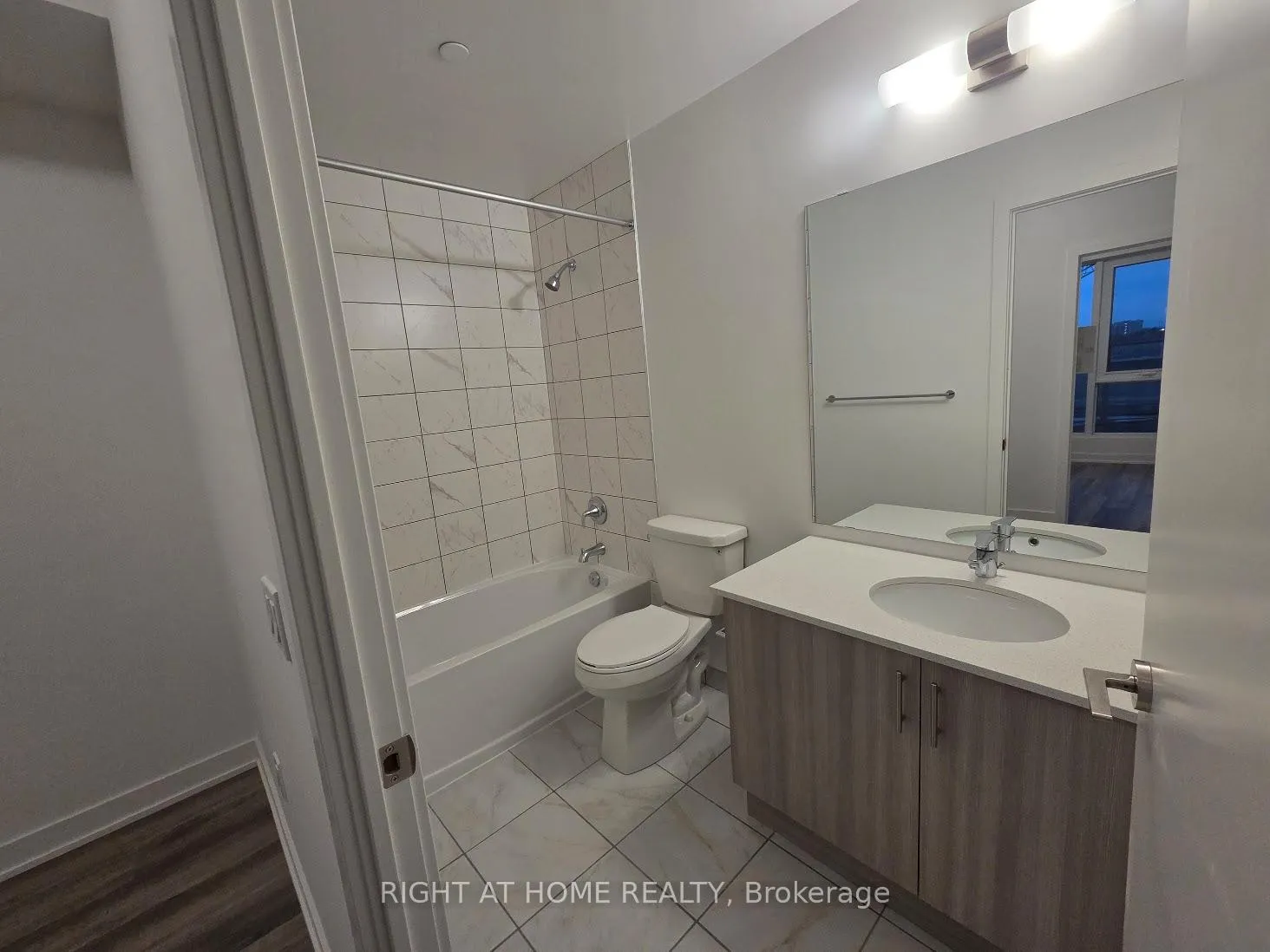 Photo 18 of Unit 216, 1010 Sandy Beach Road, Pickering, Bay Ridges — HOMEH