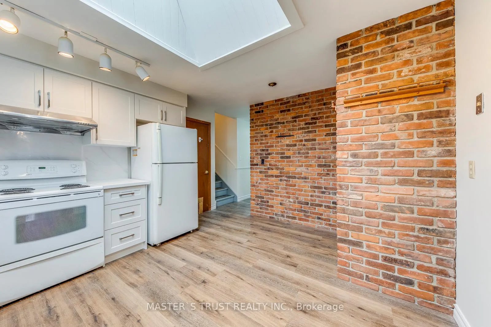 Photo 15 of 9 Bayshore Crescent, St. Catharines, Lakeshore — HOMEH