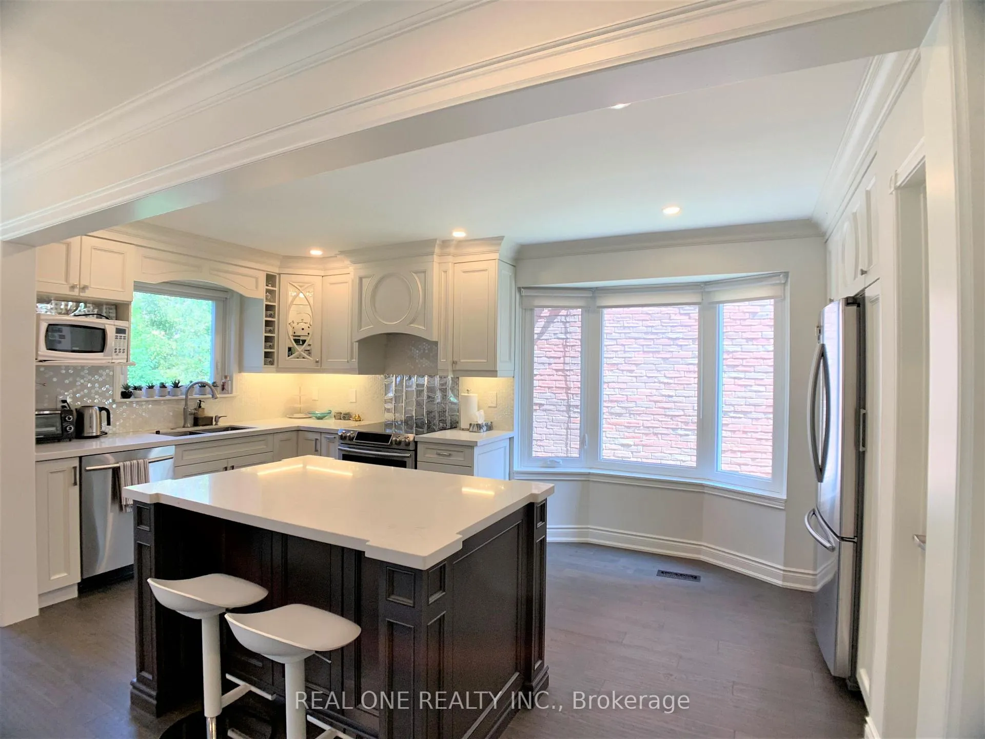 Photo 9 of 433 Mullen Drive, Vaughan, Brownridge — HOMEH