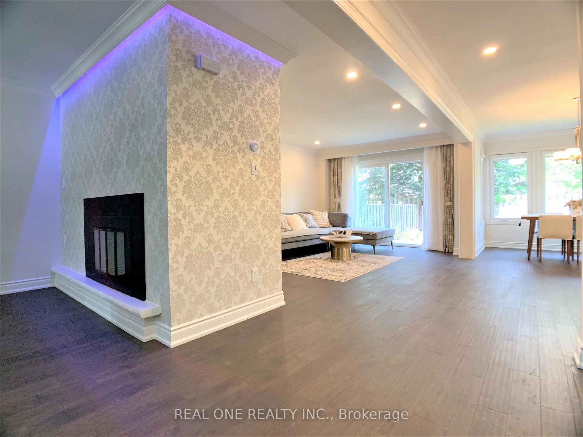 Photo 12 of 433 Mullen Drive, Vaughan, Brownridge — HOMEH