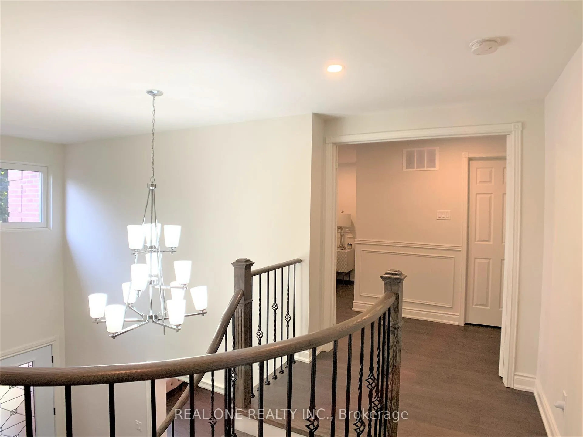 Photo 14 of 433 Mullen Drive, Vaughan, Brownridge — HOMEH