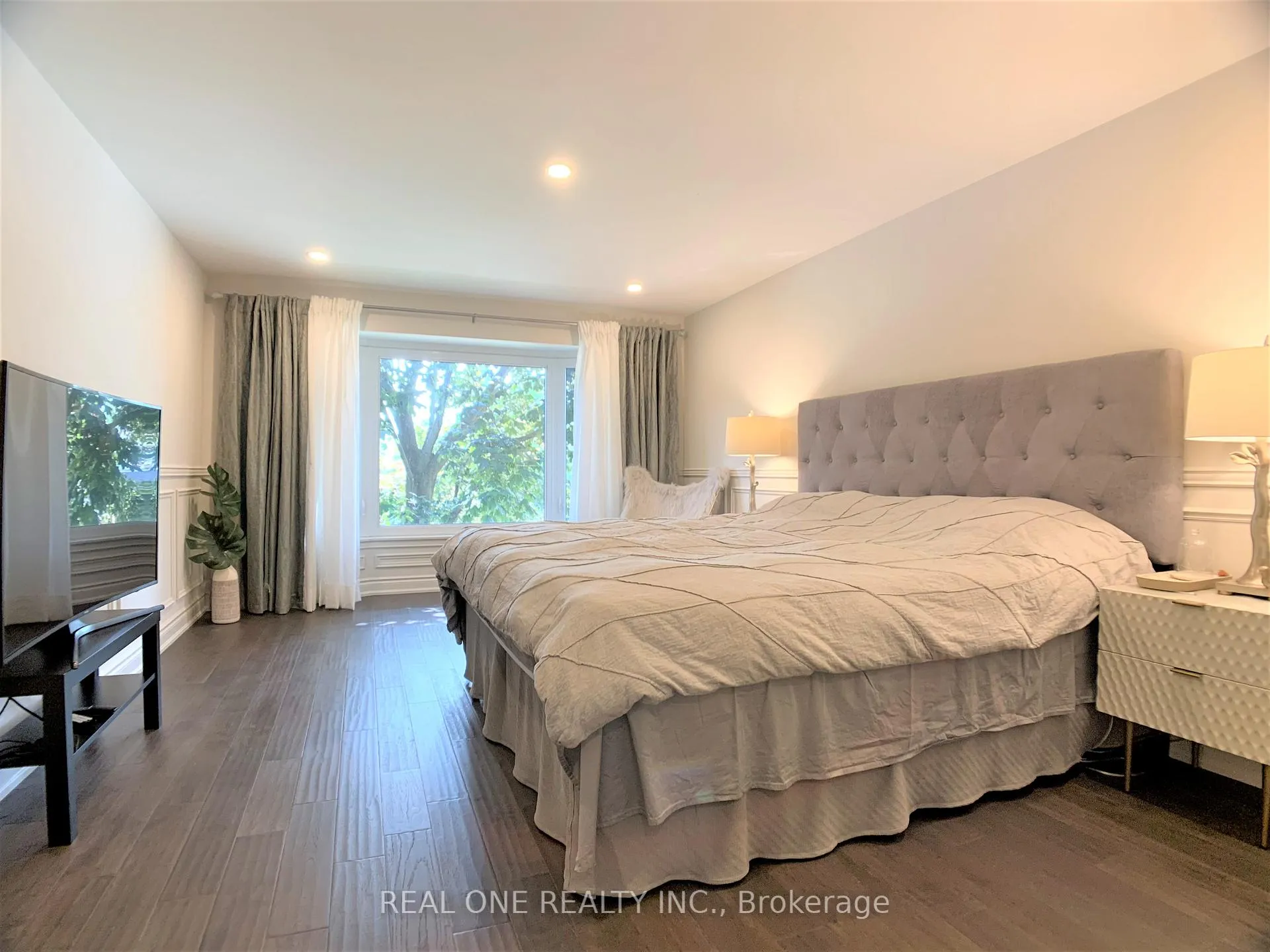 Photo 16 of 433 Mullen Drive, Vaughan, Brownridge — HOMEH