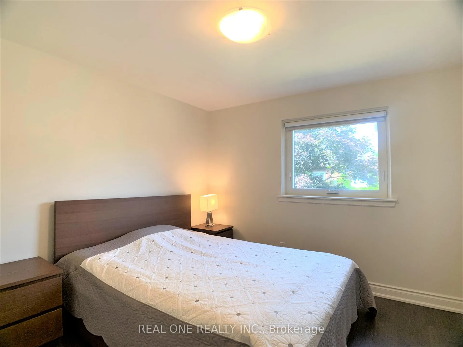 Photo 20 of 433 Mullen Drive, Vaughan, Brownridge — HOMEH