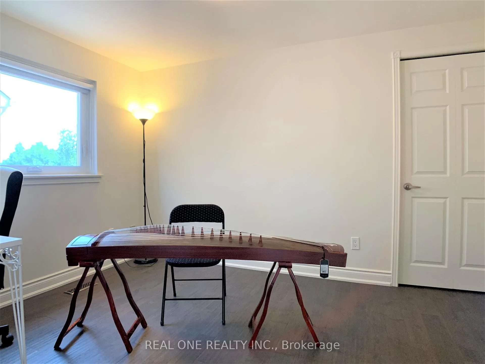Photo 21 of 433 Mullen Drive, Vaughan, Brownridge — HOMEH