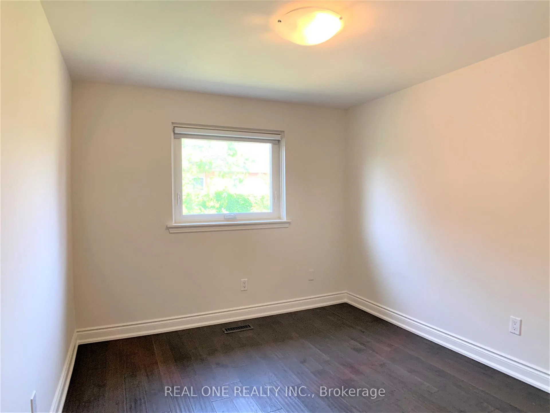 Photo 22 of 433 Mullen Drive, Vaughan, Brownridge — HOMEH
