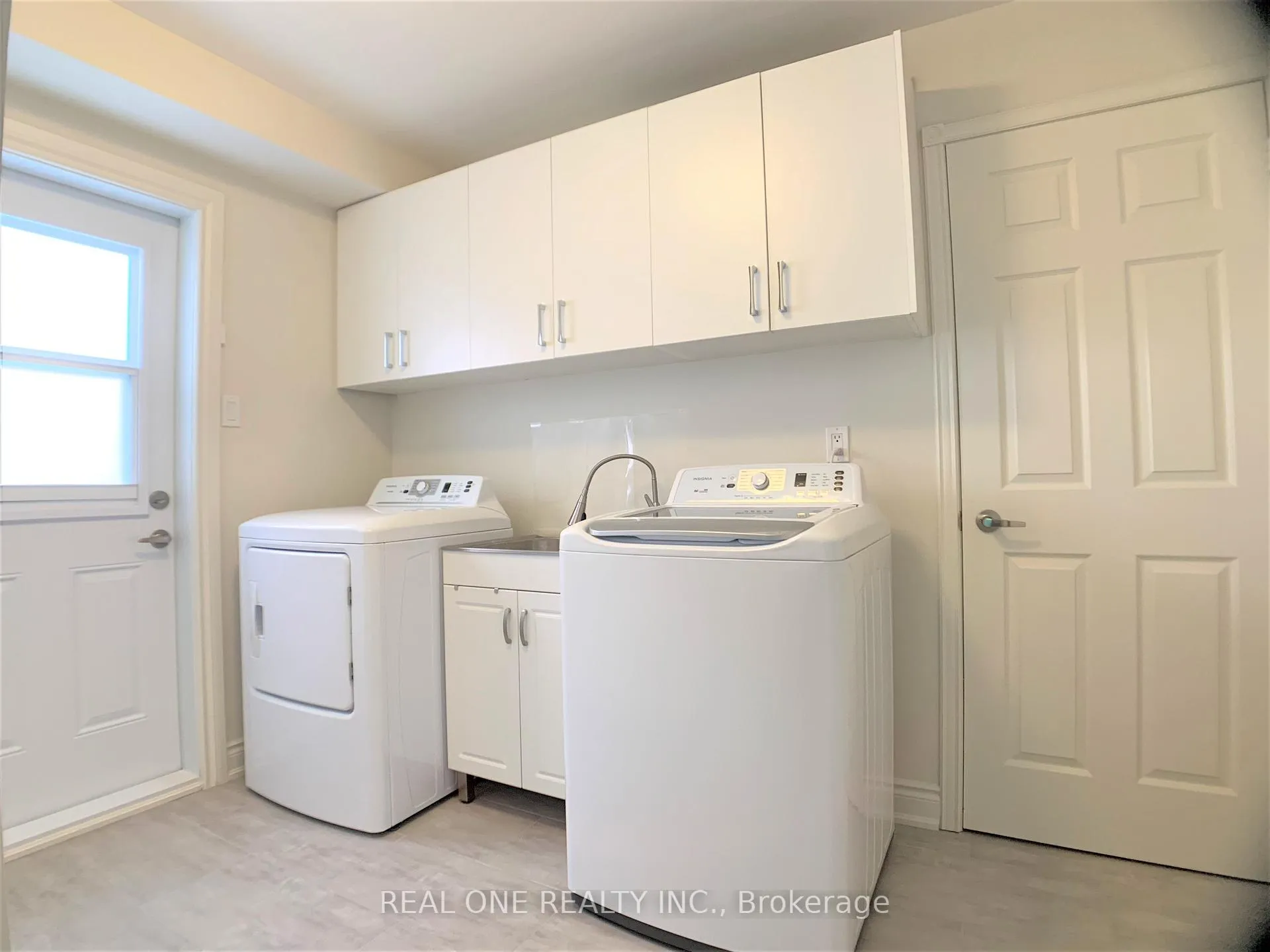 Photo 24 of 433 Mullen Drive, Vaughan, Brownridge — HOMEH