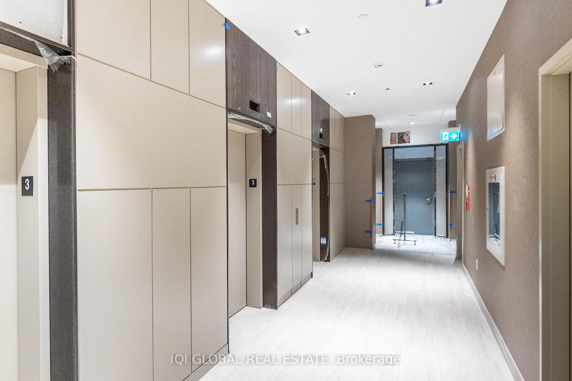 Photo 3 of Unit 312, 10 Honeycrisp Crescent, Vaughan, Vaughan Corporate Centre — HOMEH