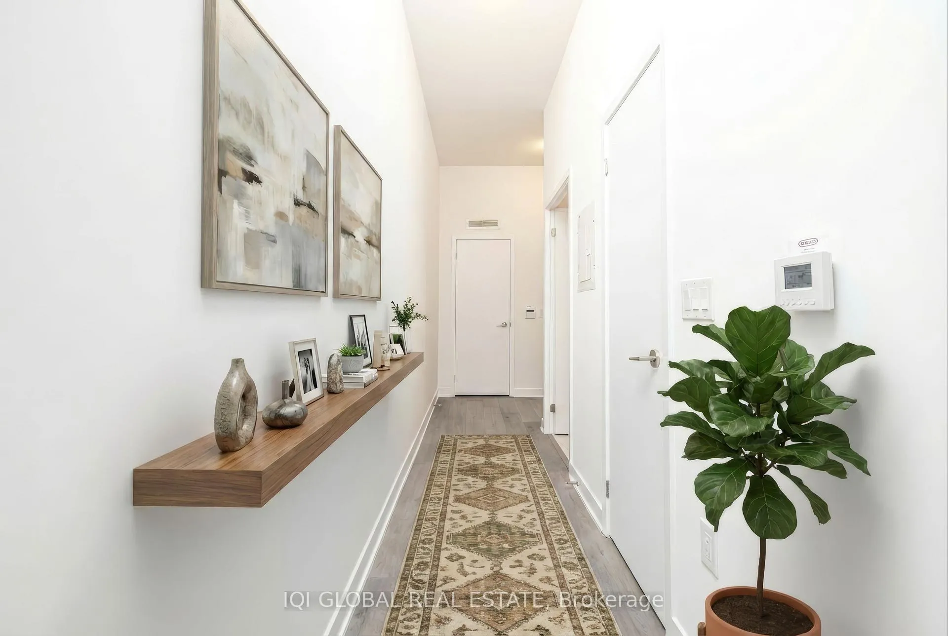 Photo 8 of Unit 312, 10 Honeycrisp Crescent, Vaughan, Vaughan Corporate Centre — HOMEH