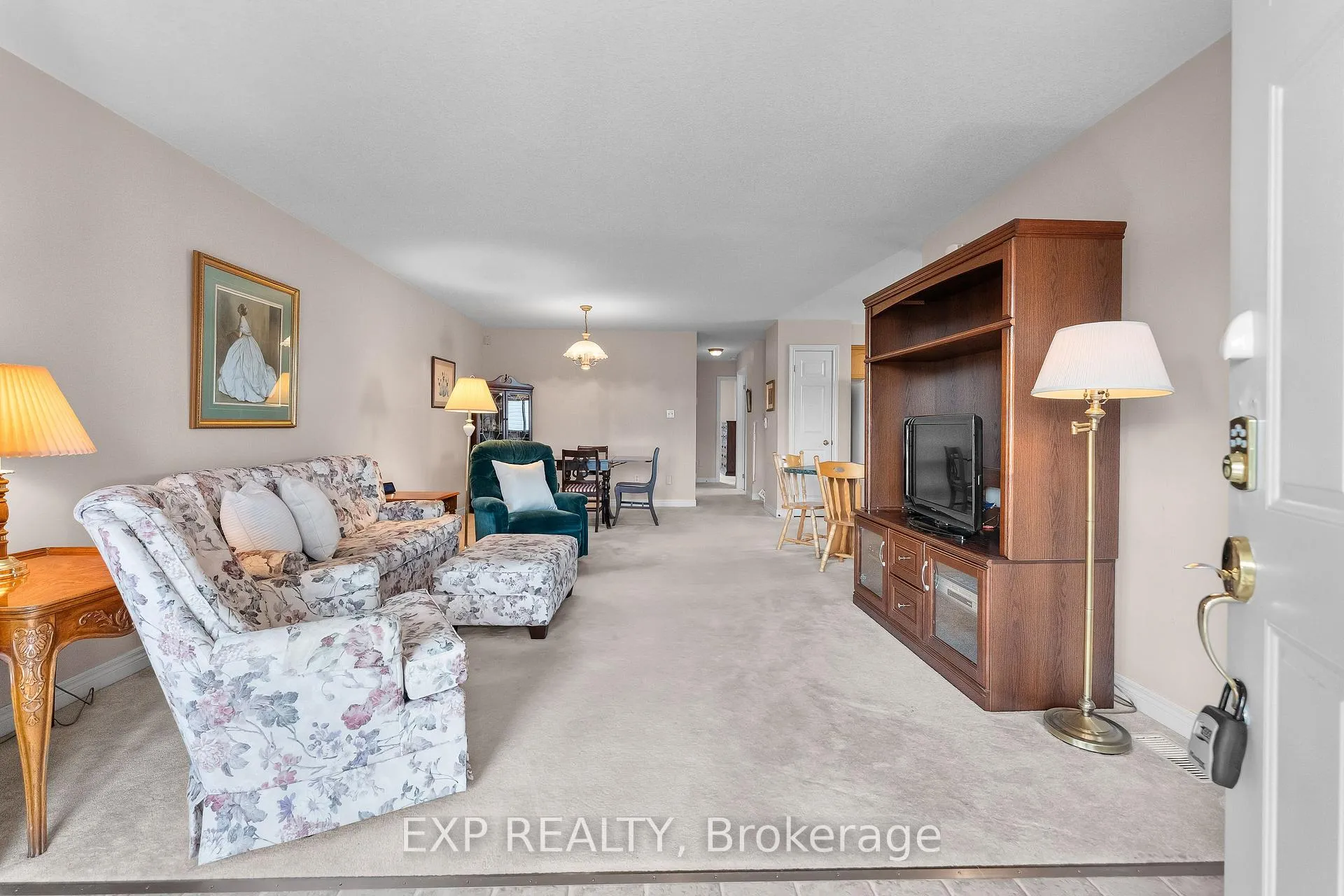 Photo 4 of 7789 Yvette Crescent, Niagara Falls, Ascot — HOMEH