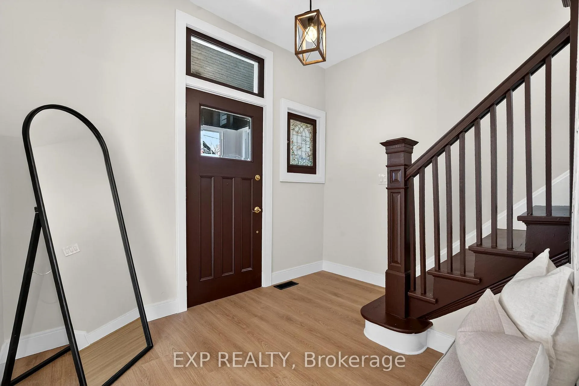 Photo 4 of 142 Avondale Street, Hamilton, Crown Point — HOMEH
