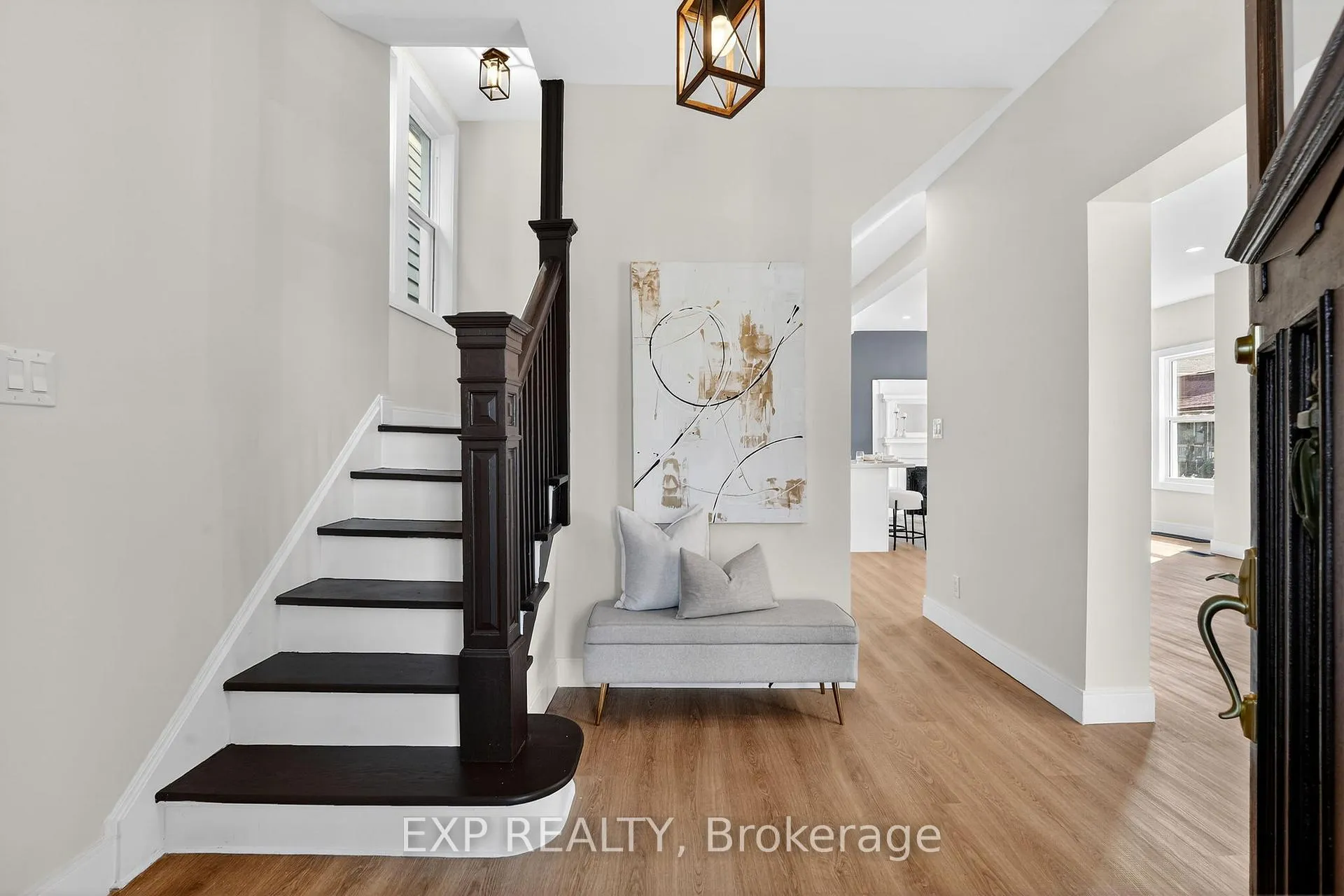 Photo 5 of 142 Avondale Street, Hamilton, Crown Point — HOMEH