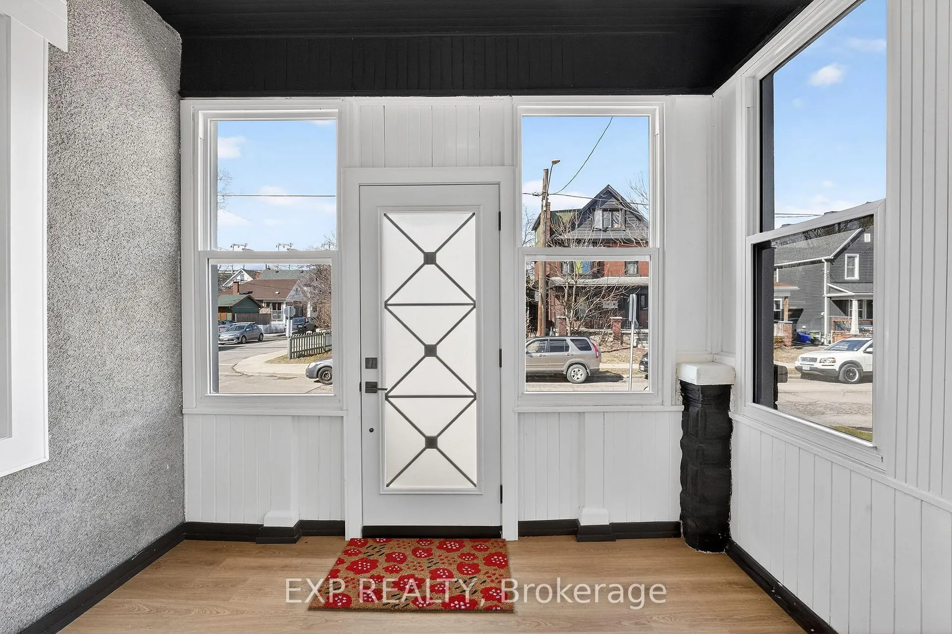 Photo 6 of 142 Avondale Street, Hamilton, Crown Point — HOMEH