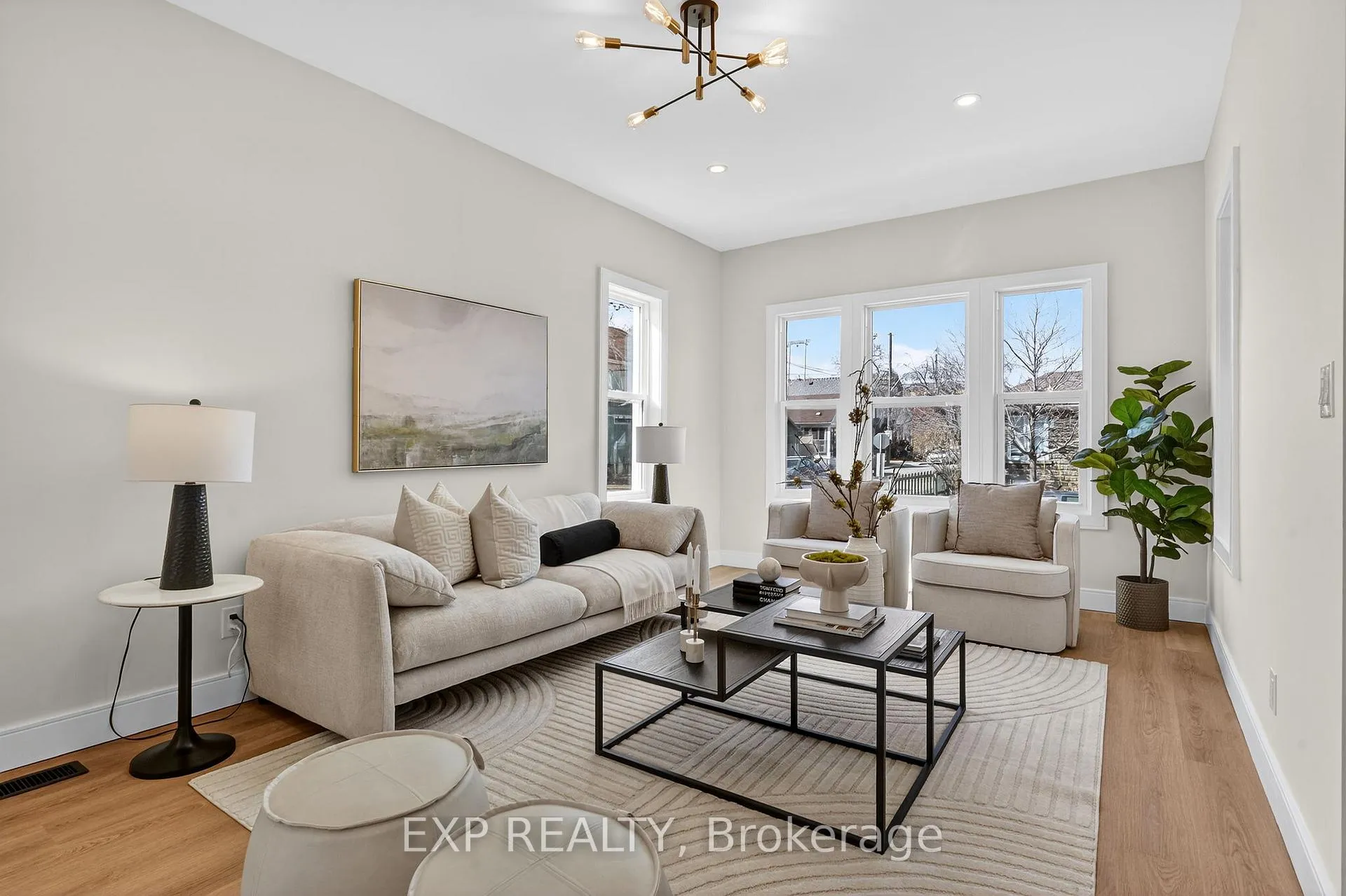 Photo 7 of 142 Avondale Street, Hamilton, Crown Point — HOMEH