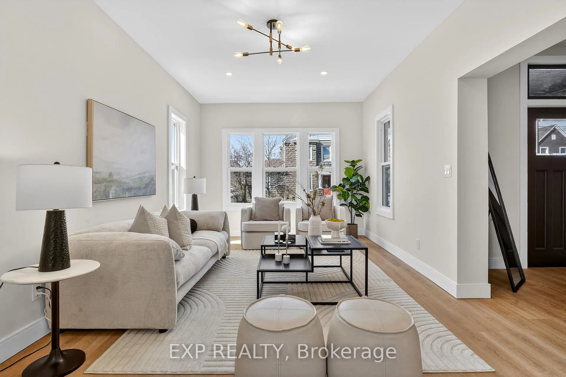 Photo 8 of 142 Avondale Street, Hamilton, Crown Point — HOMEH