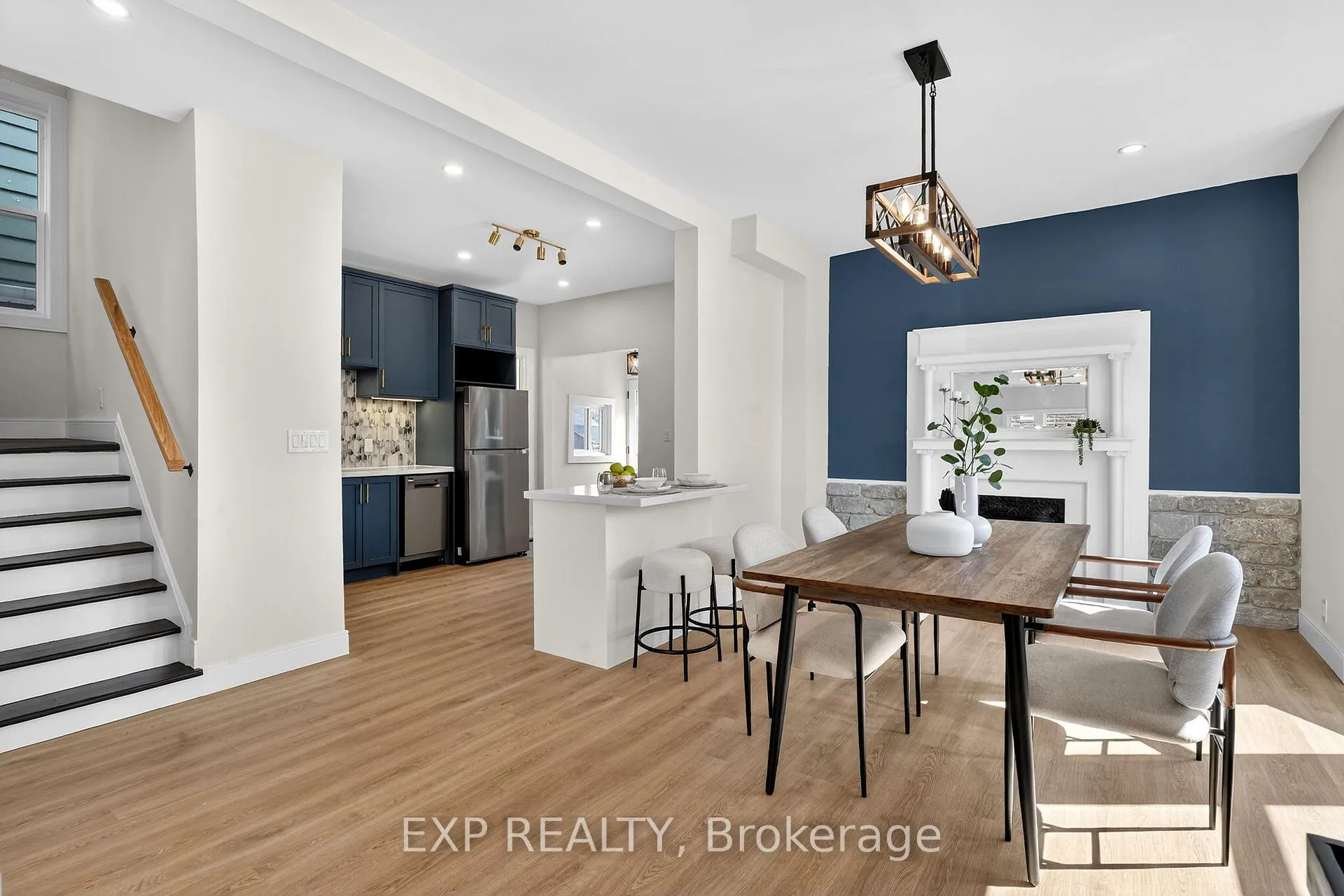 Photo 10 of 142 Avondale Street, Hamilton, Crown Point — HOMEH