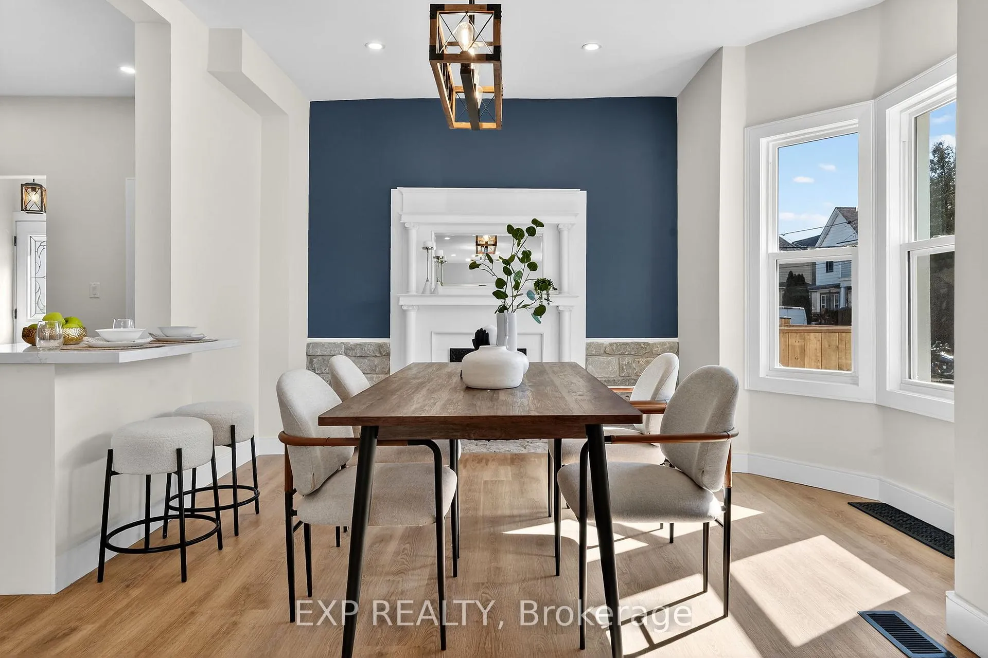 Photo 12 of 142 Avondale Street, Hamilton, Crown Point — HOMEH