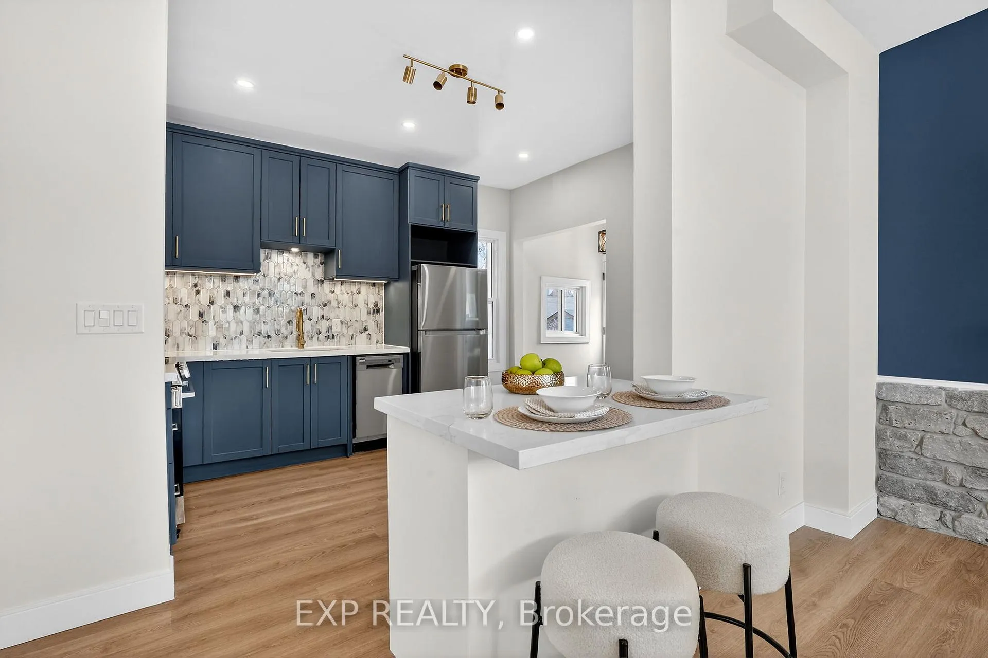 Photo 14 of 142 Avondale Street, Hamilton, Crown Point — HOMEH