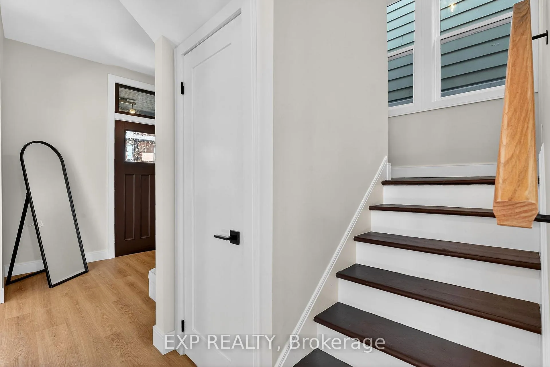 Photo 21 of 142 Avondale Street, Hamilton, Crown Point — HOMEH