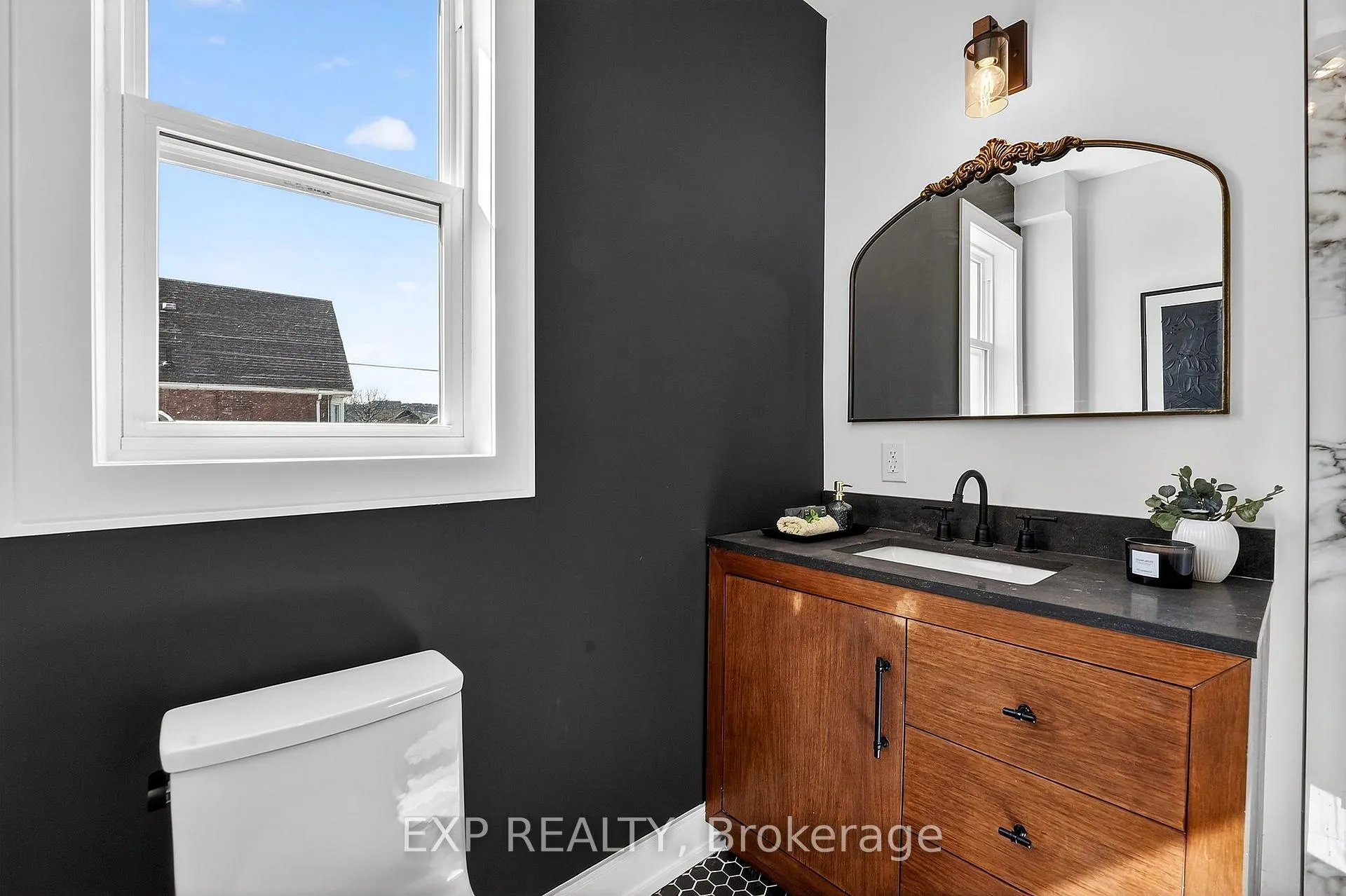 Photo 28 of 142 Avondale Street, Hamilton, Crown Point — HOMEH