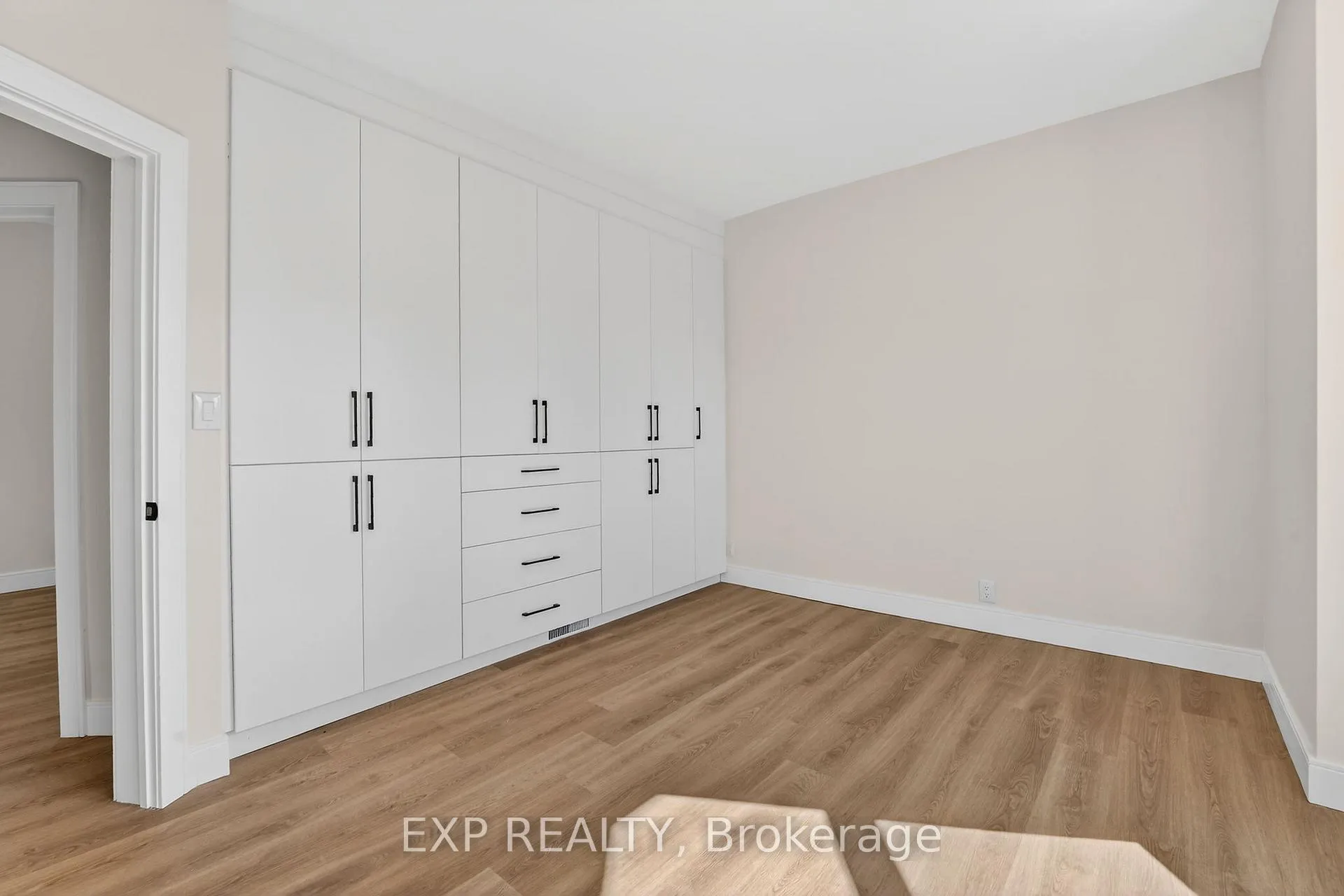 Photo 30 of 142 Avondale Street, Hamilton, Crown Point — HOMEH