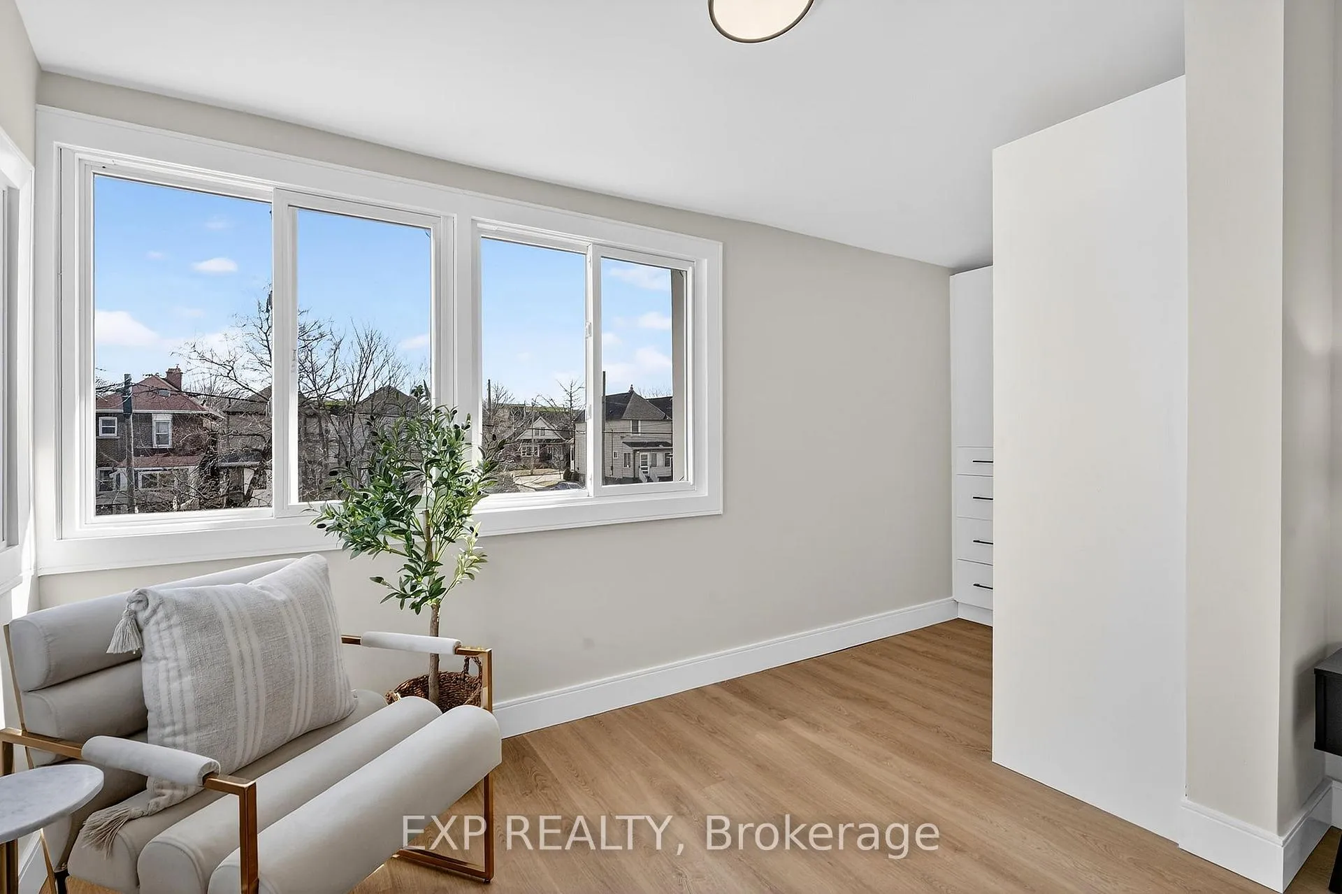 Photo 33 of 142 Avondale Street, Hamilton, Crown Point — HOMEH