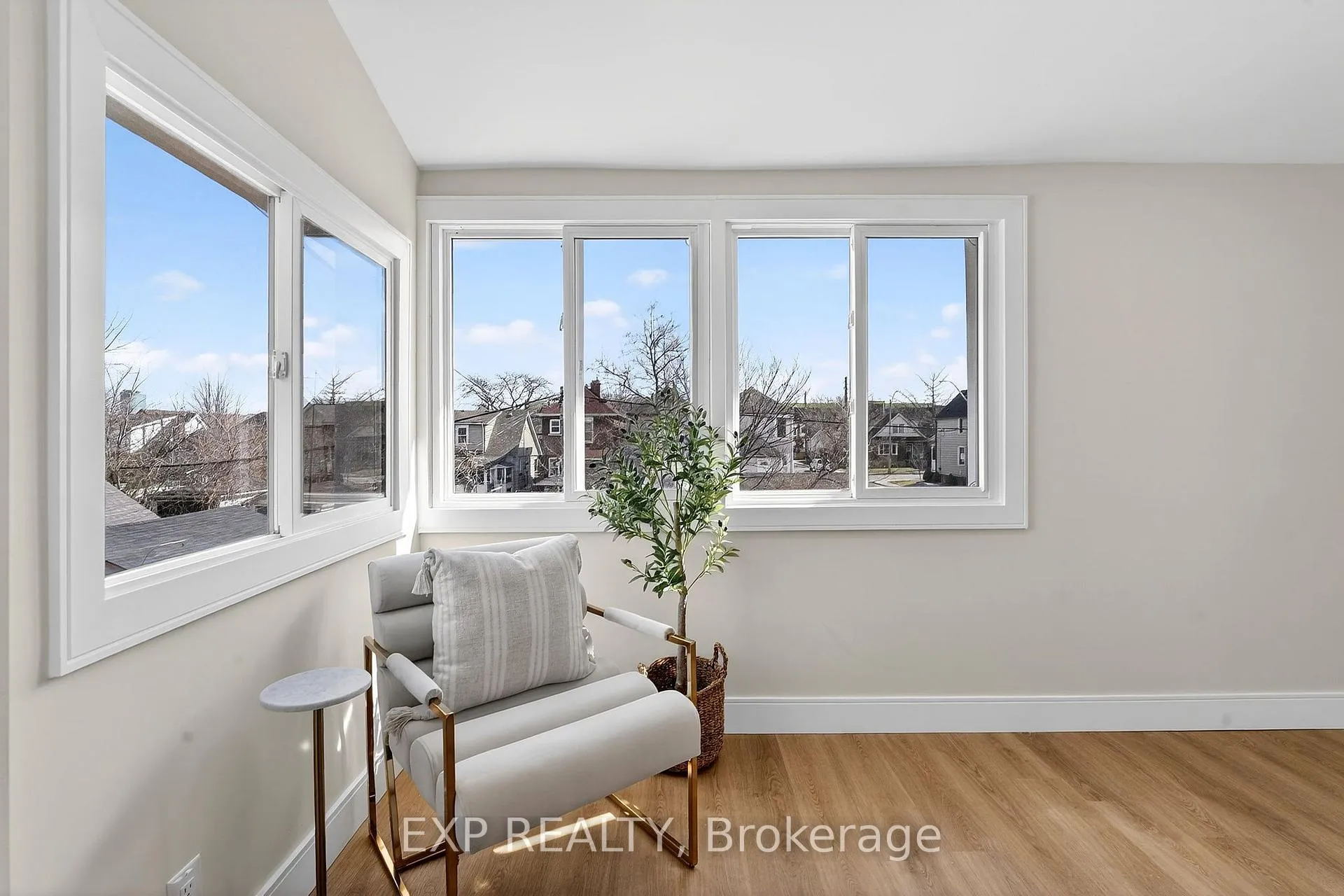 Photo 34 of 142 Avondale Street, Hamilton, Crown Point — HOMEH