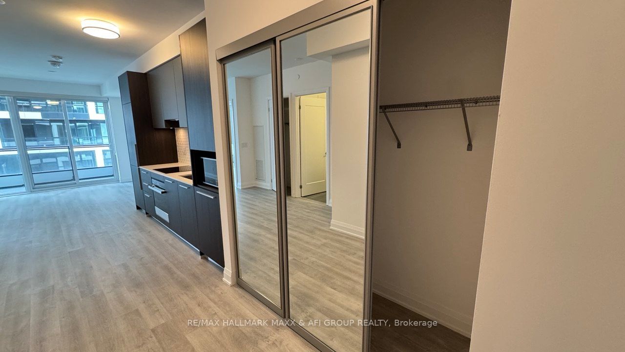 Photo 3 of Unit 2701, 65 Broadway Avenue, Toronto, Mount Pleasant West — HOMEH