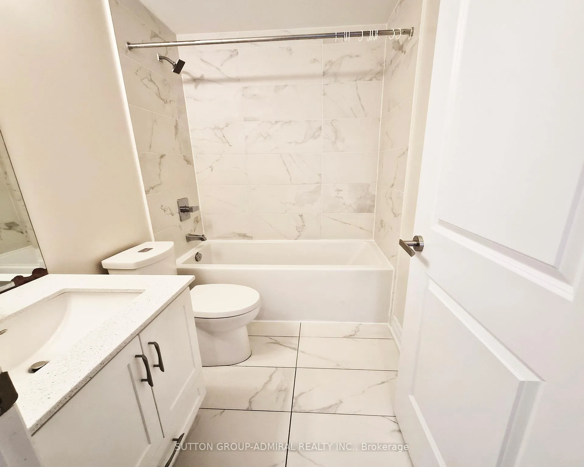 Photo 10 of 9085 Jane Street, Vaughan, Concord — HOMEH