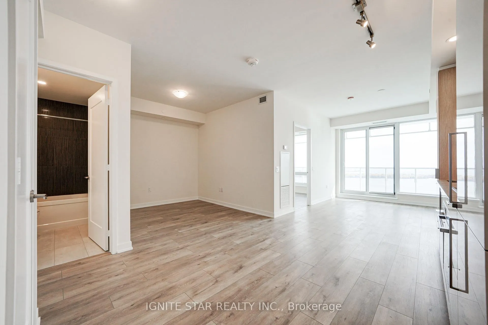 Photo 5 of Unit 3101, 28 Freeland Street, Toronto, Waterfront Communities — HOMEH