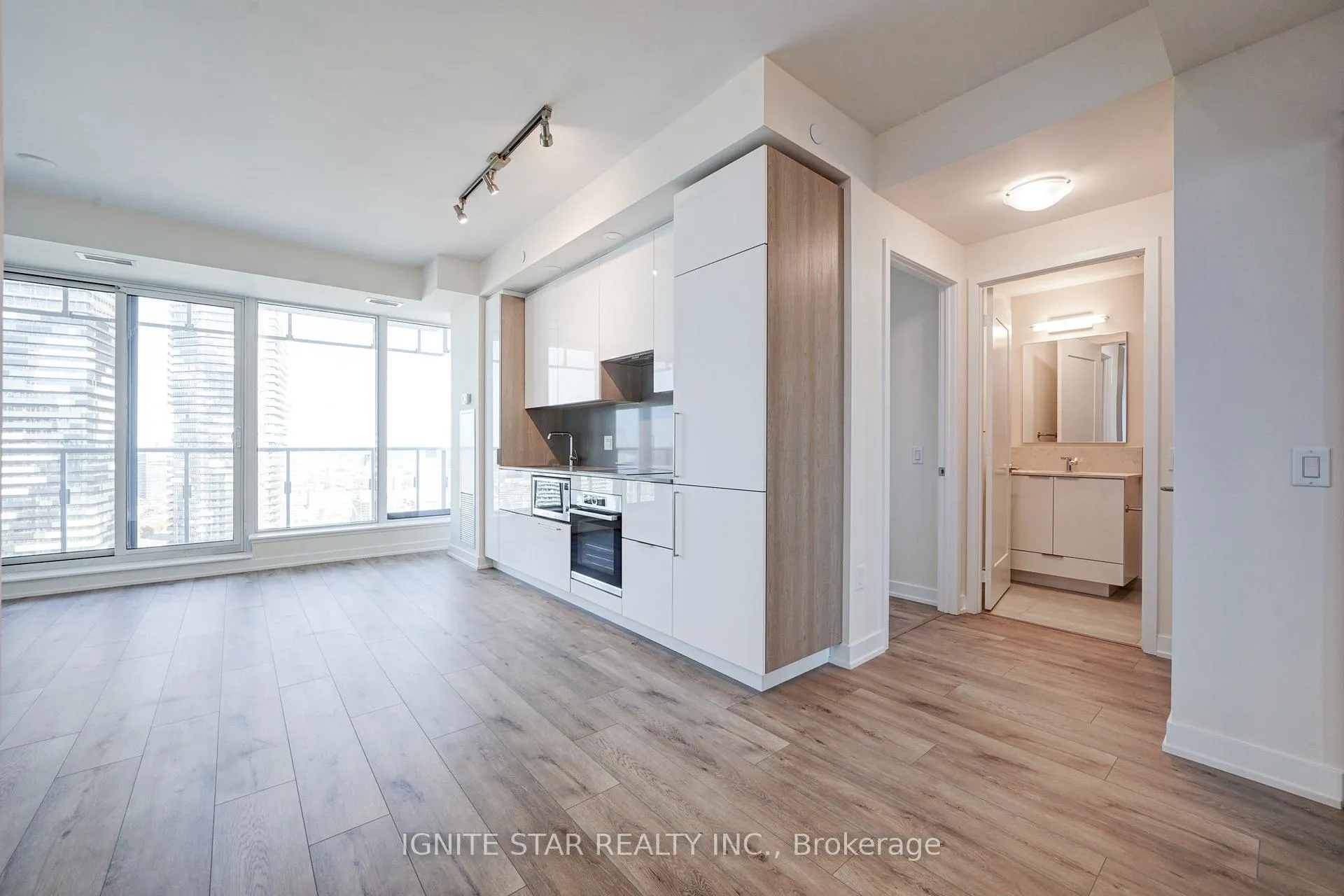 Photo 3 of Unit 4008, 28 Freeland Street, Toronto, Waterfront Communities — HOMEH