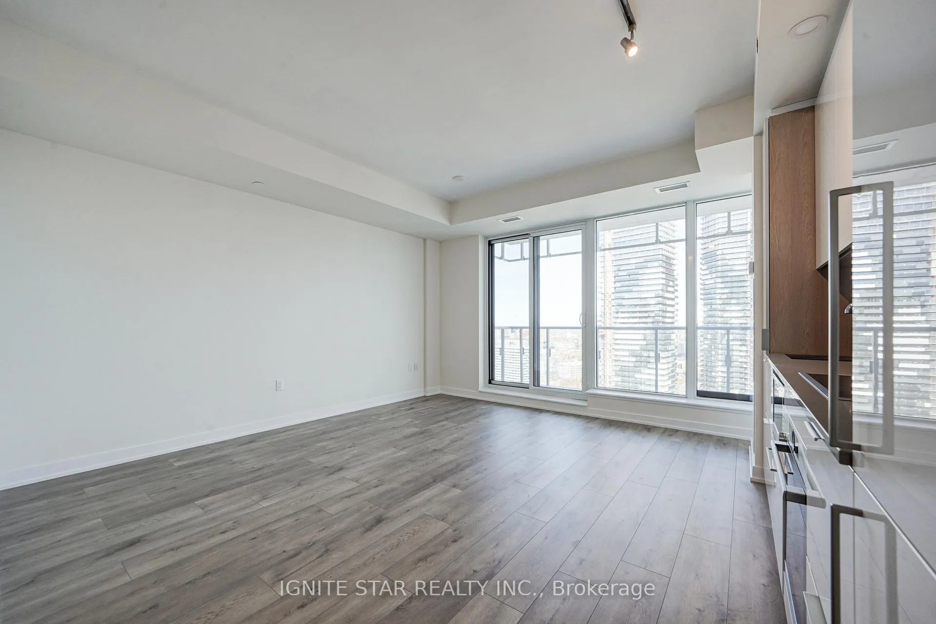 Photo 8 of Unit 4008, 28 Freeland Street, Toronto, Waterfront Communities — HOMEH