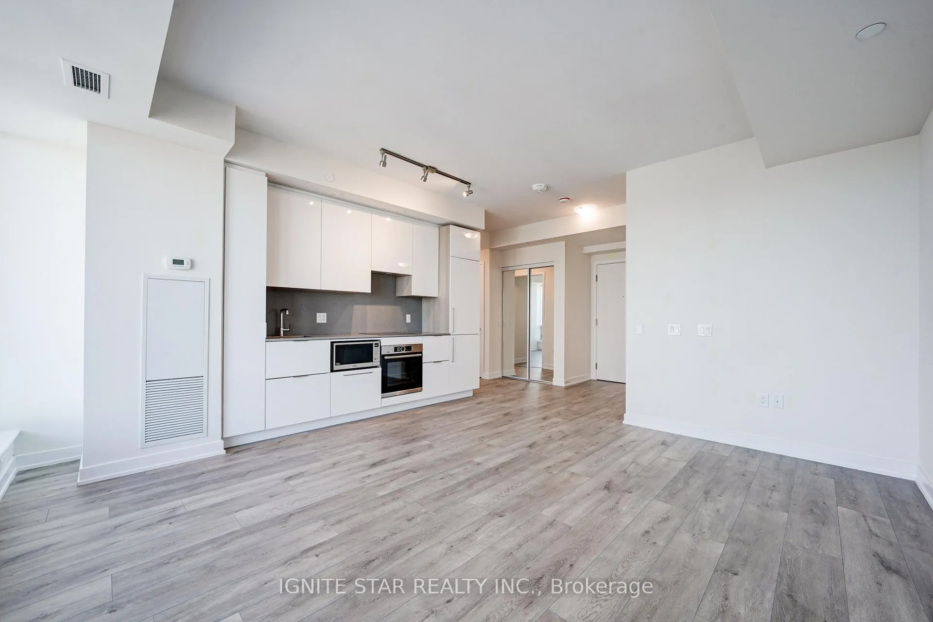 Photo 10 of Unit 4008, 28 Freeland Street, Toronto, Waterfront Communities — HOMEH