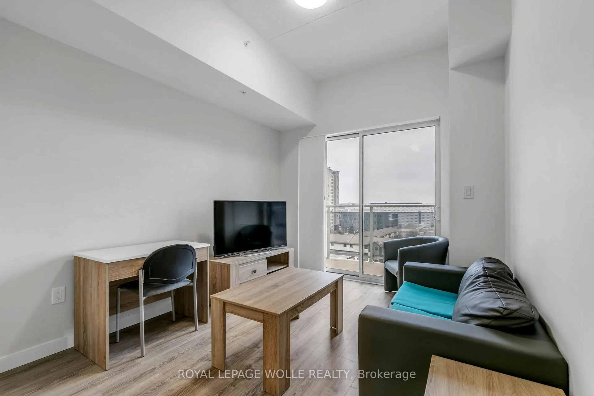 Photo 2 of Unit 812, 280 Lester Street, Waterloo, Beechwood/University — HOMEH