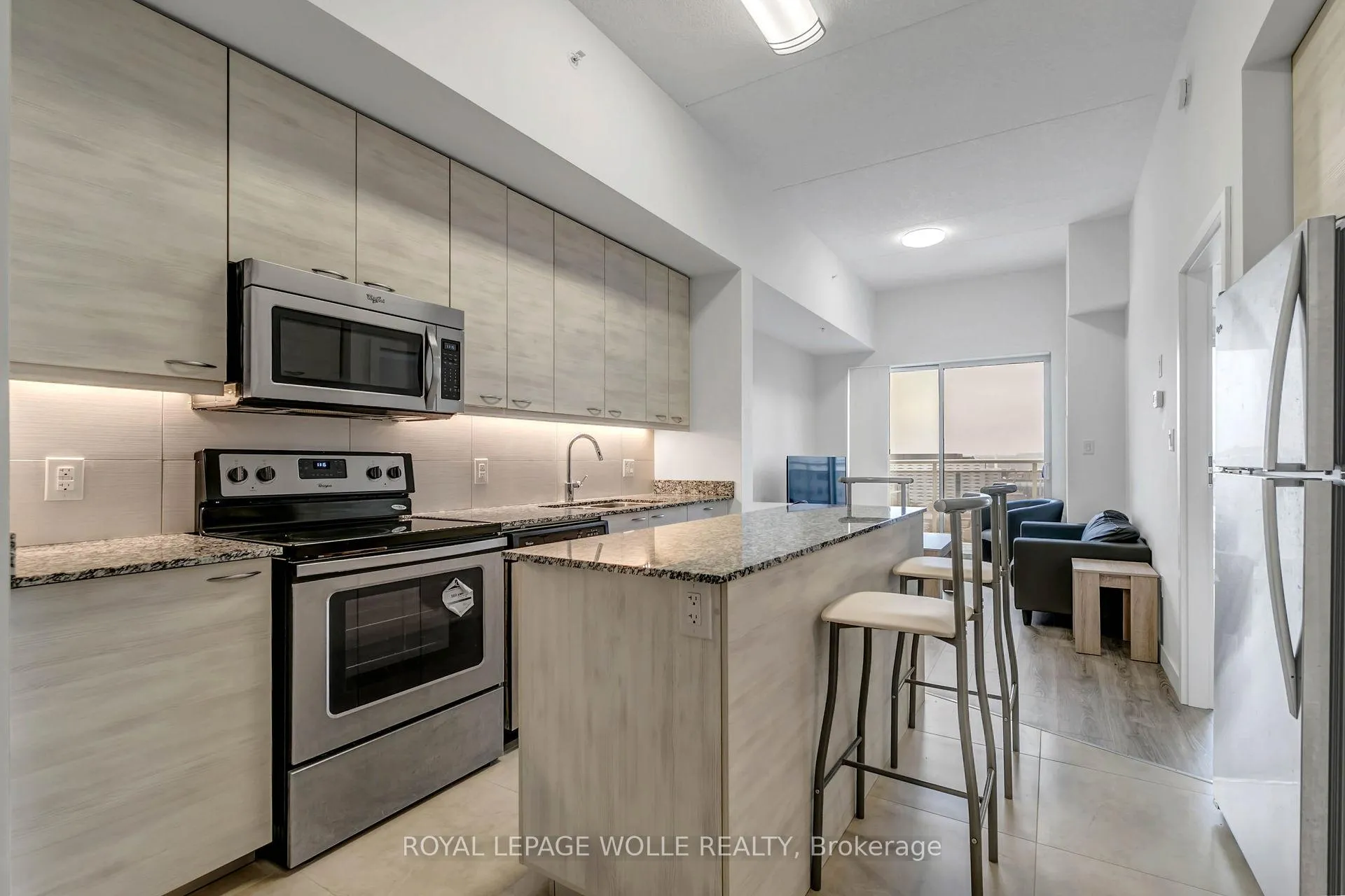 Photo 3 of Unit 812, 280 Lester Street, Waterloo, Beechwood/University — HOMEH