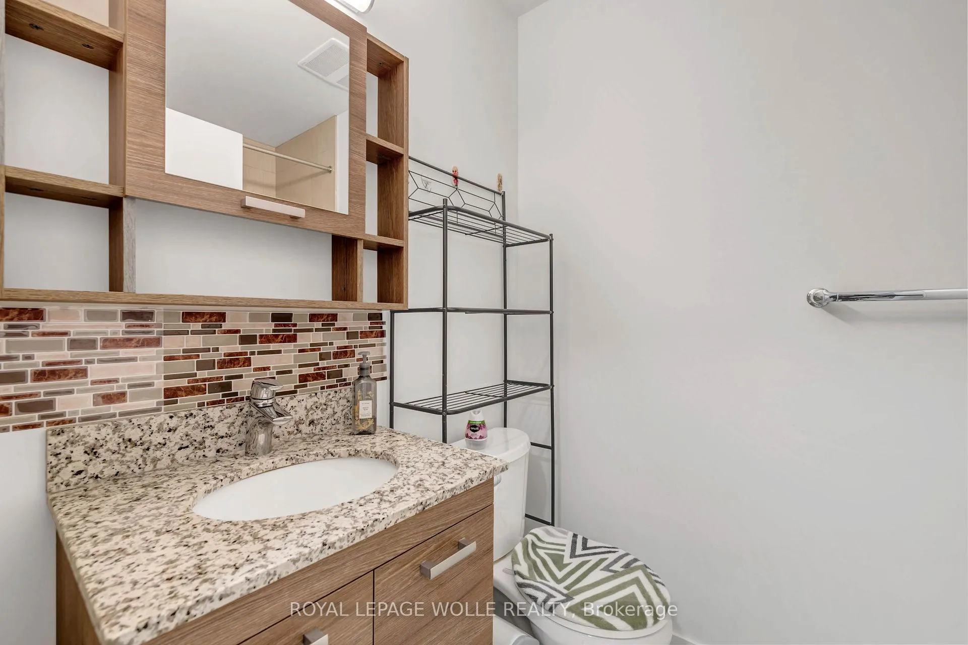 Photo 8 of Unit 812, 280 Lester Street, Waterloo, Beechwood/University — HOMEH