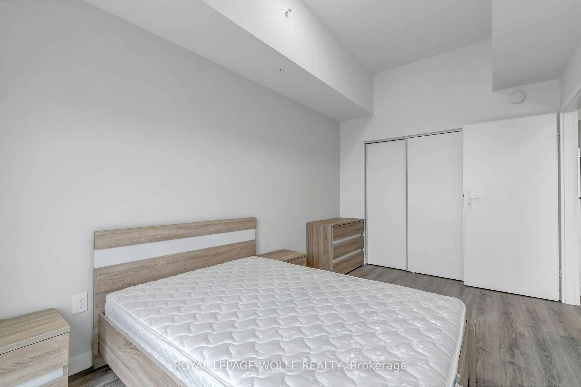 Photo 11 of Unit 812, 280 Lester Street, Waterloo, Beechwood/University — HOMEH